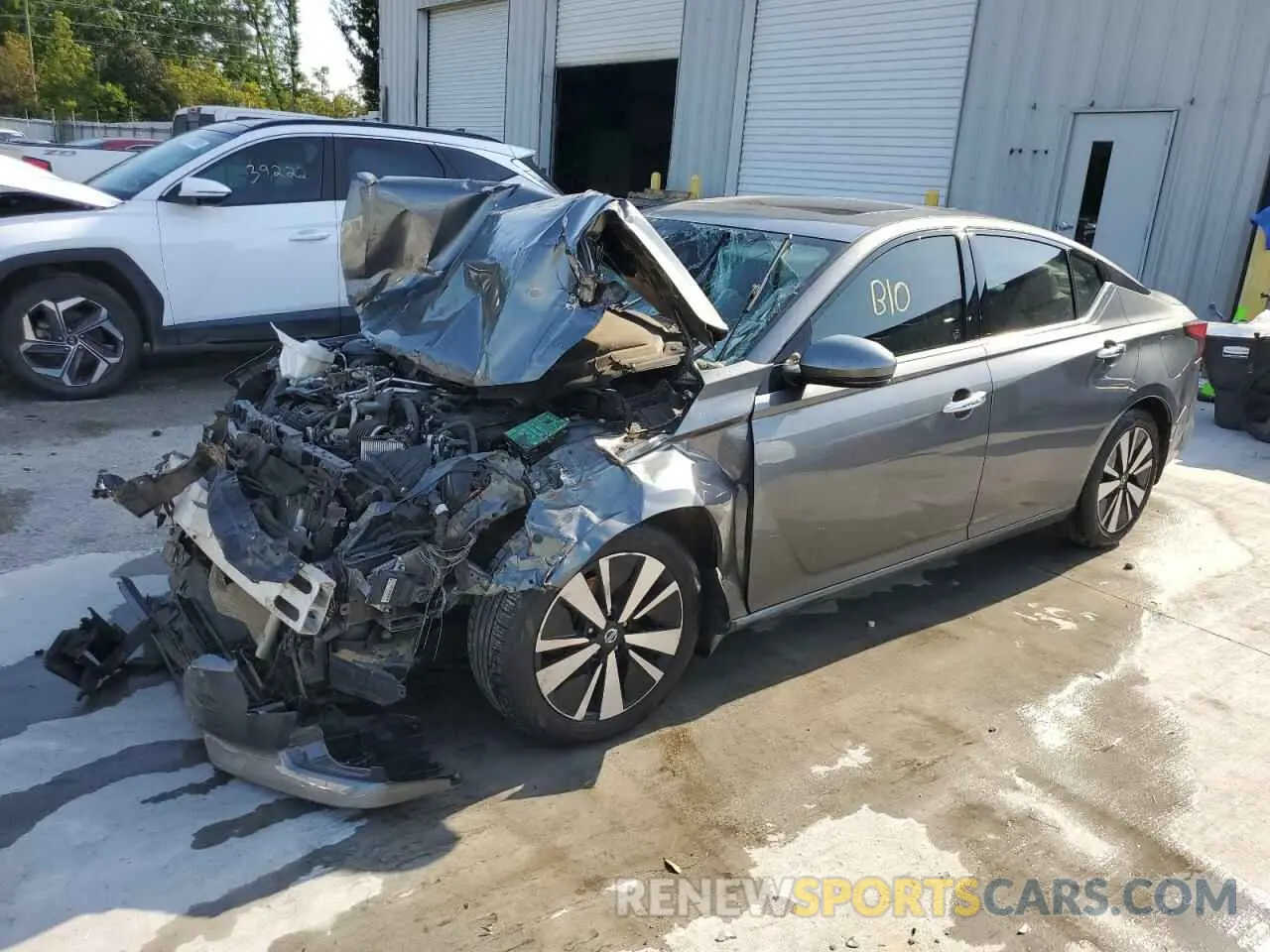 1 Photograph of a damaged car 1N4BL4EV0KC183368 NISSAN ALTIMA 2019