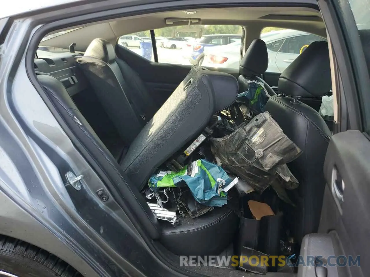 10 Photograph of a damaged car 1N4BL4EV0KC183368 NISSAN ALTIMA 2019