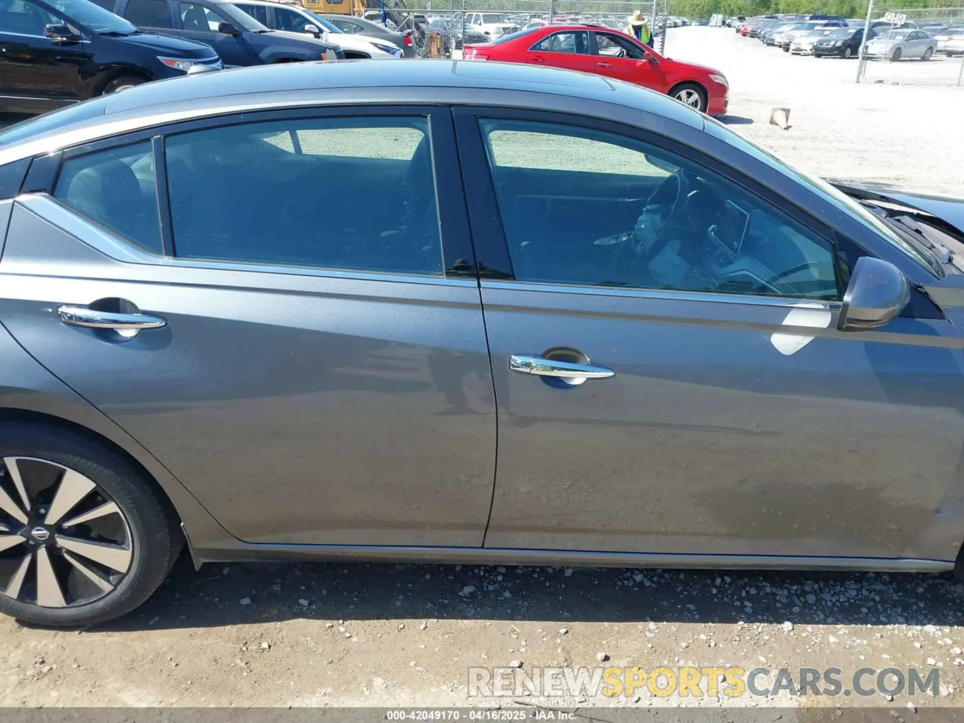 13 Photograph of a damaged car 1N4BL4EV0KC200749 NISSAN ALTIMA 2019