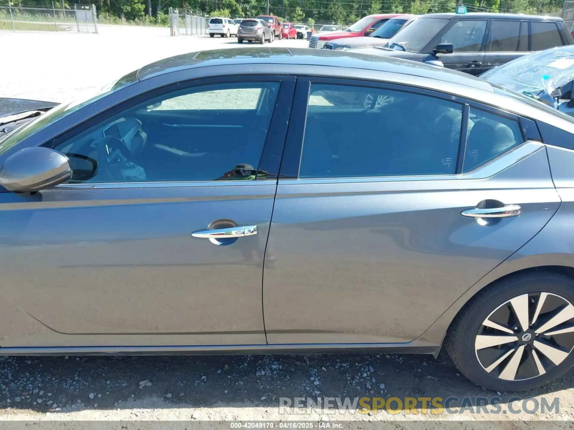 14 Photograph of a damaged car 1N4BL4EV0KC200749 NISSAN ALTIMA 2019
