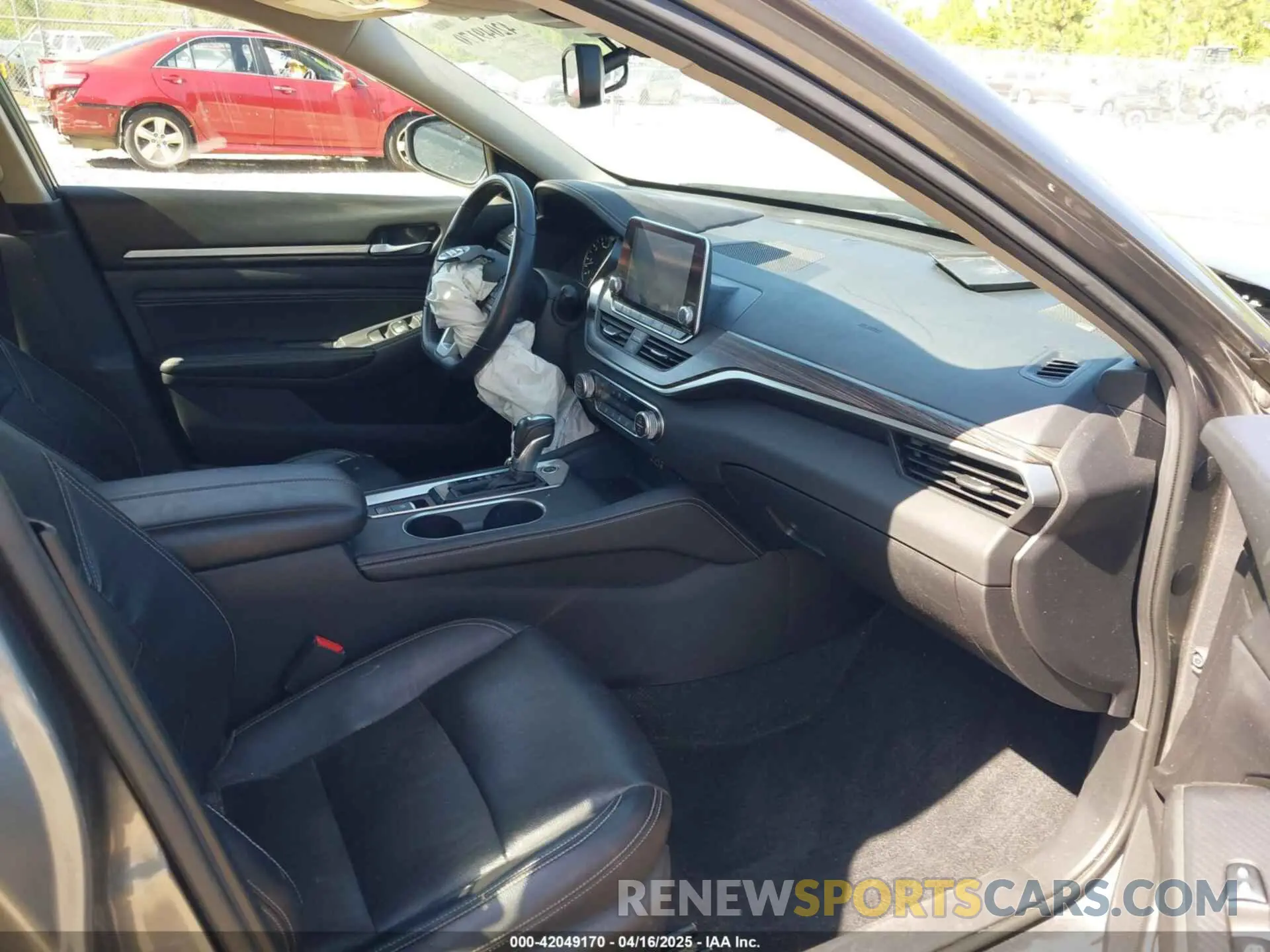 5 Photograph of a damaged car 1N4BL4EV0KC200749 NISSAN ALTIMA 2019