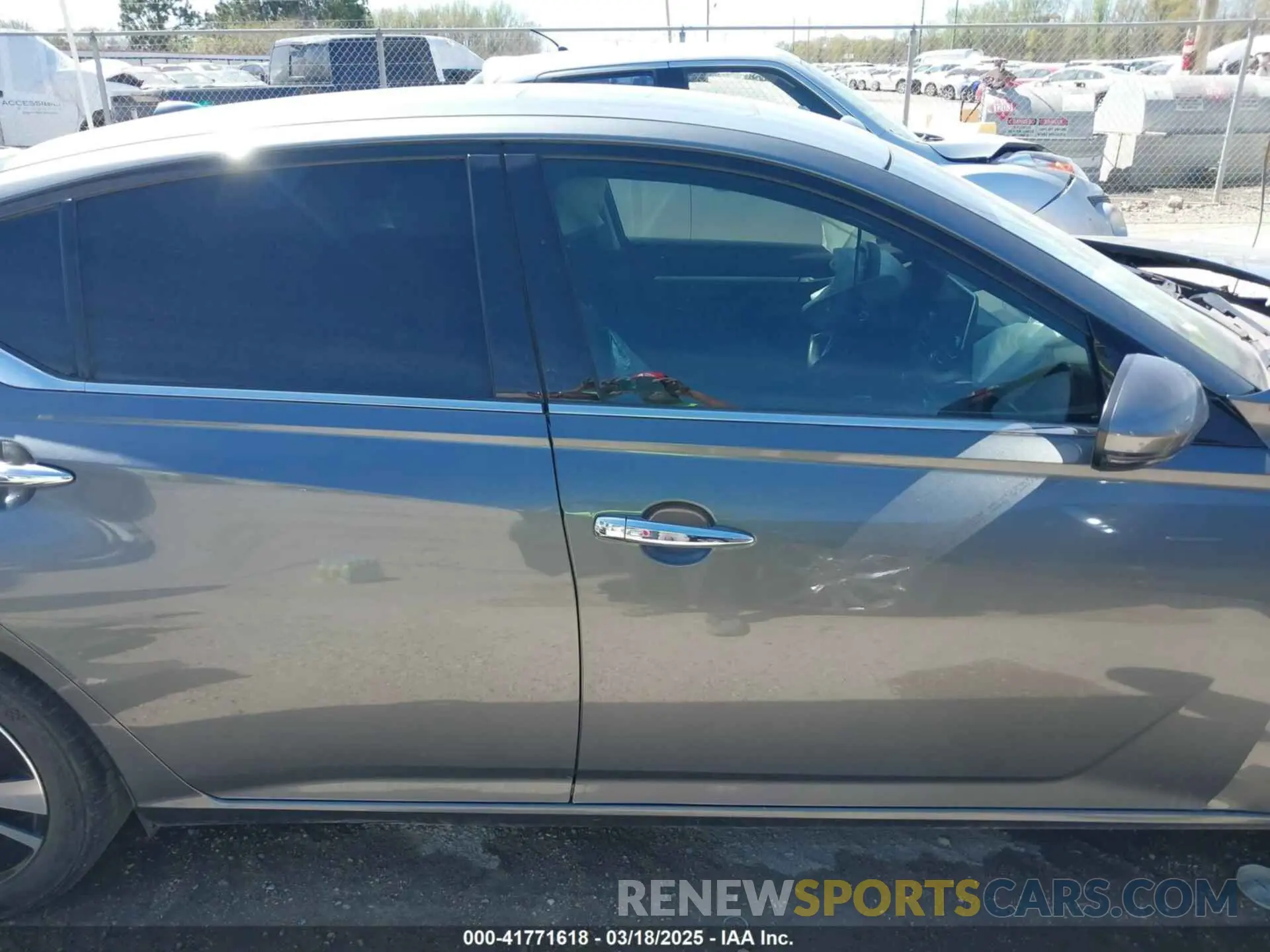14 Photograph of a damaged car 1N4BL4EV0KC200864 NISSAN ALTIMA 2019