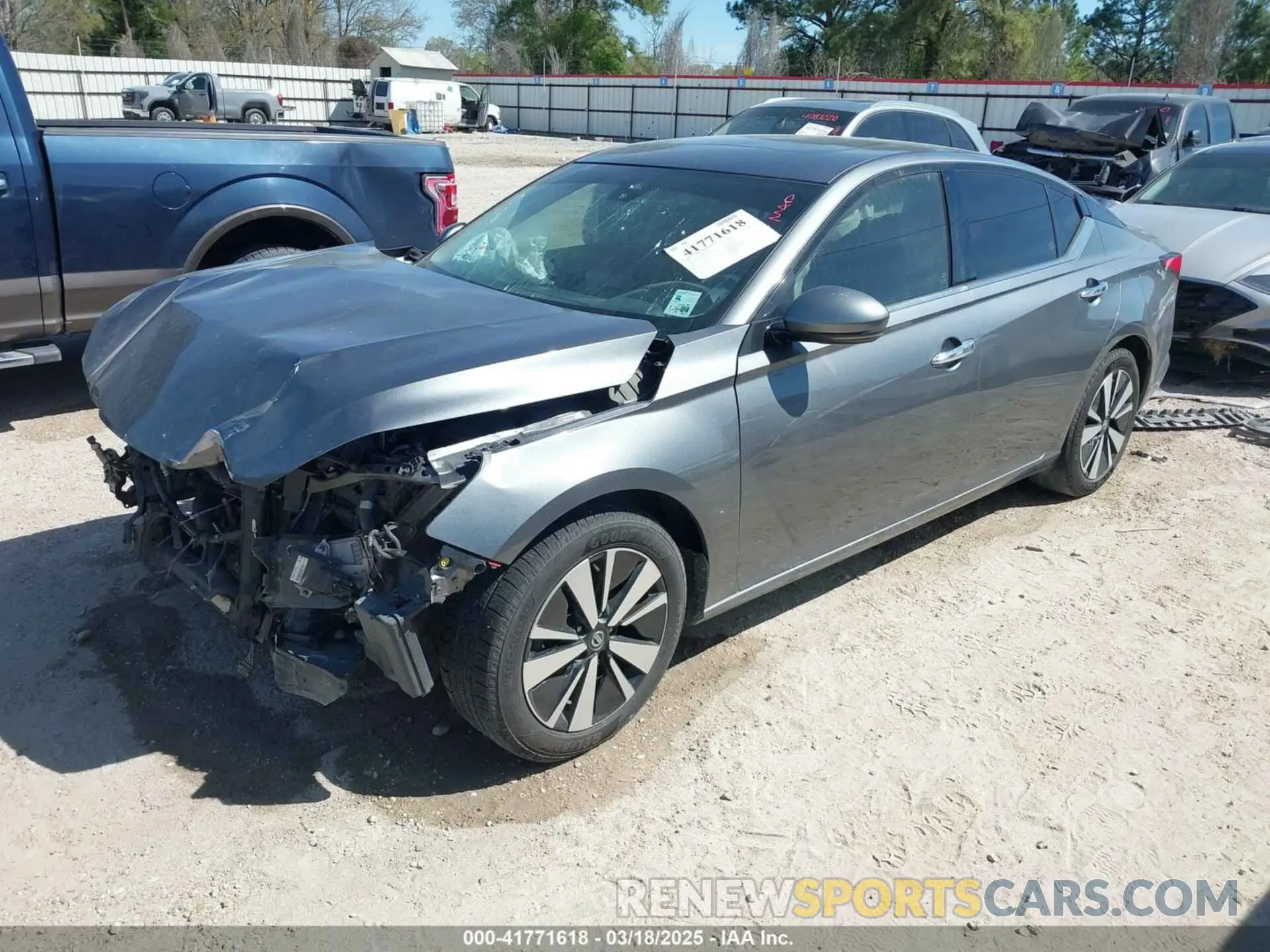 2 Photograph of a damaged car 1N4BL4EV0KC200864 NISSAN ALTIMA 2019