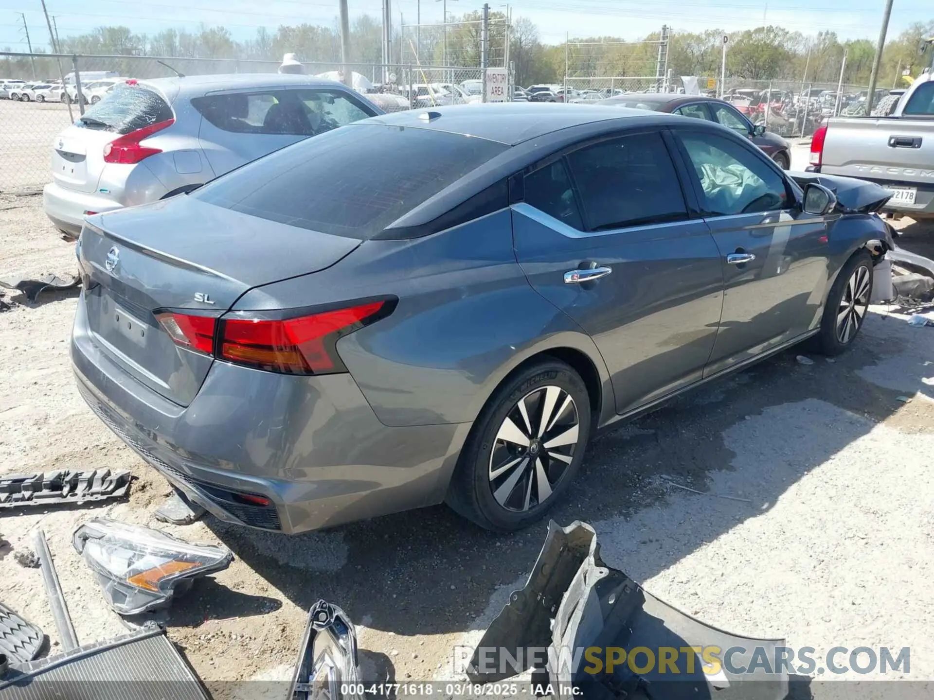 4 Photograph of a damaged car 1N4BL4EV0KC200864 NISSAN ALTIMA 2019