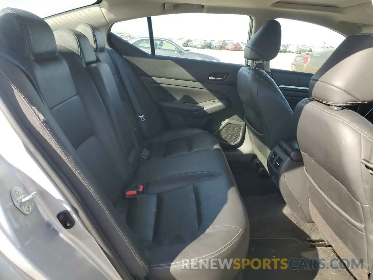 10 Photograph of a damaged car 1N4BL4EV0KN311161 NISSAN ALTIMA 2019