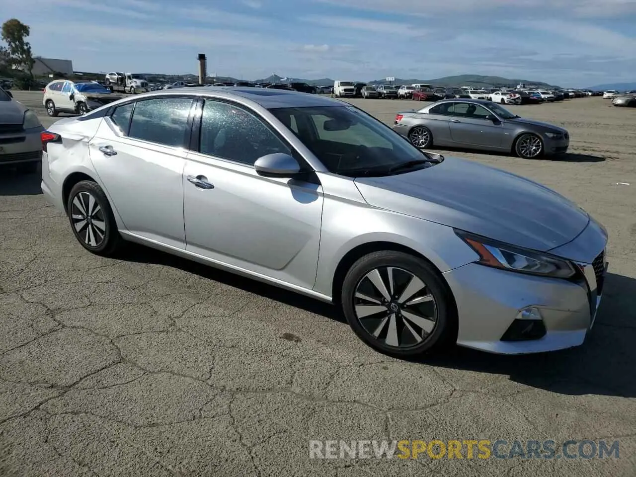 4 Photograph of a damaged car 1N4BL4EV0KN311161 NISSAN ALTIMA 2019