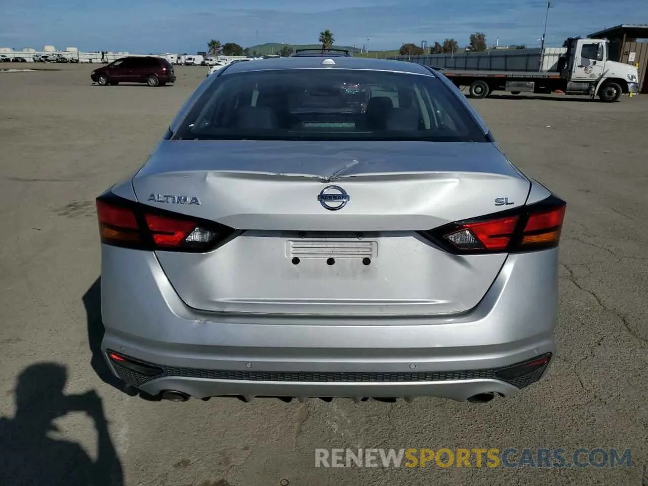 6 Photograph of a damaged car 1N4BL4EV0KN311161 NISSAN ALTIMA 2019