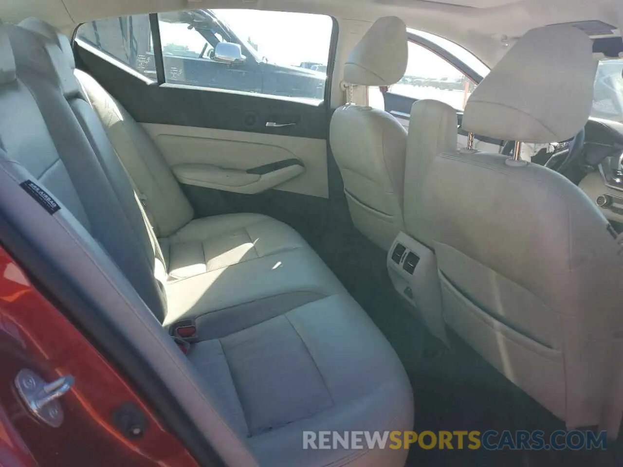 10 Photograph of a damaged car 1N4BL4EV1KC101745 NISSAN ALTIMA 2019