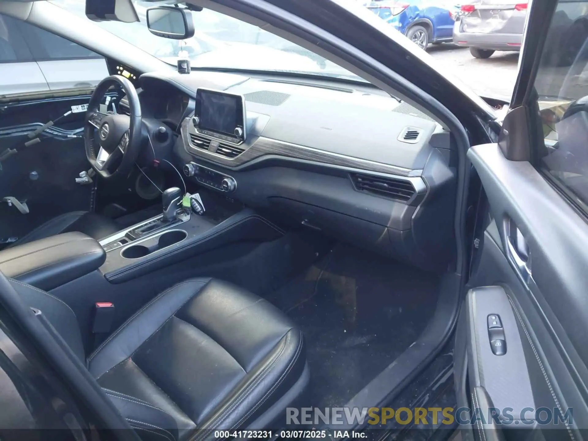 5 Photograph of a damaged car 1N4BL4EV1KC113863 NISSAN ALTIMA 2019