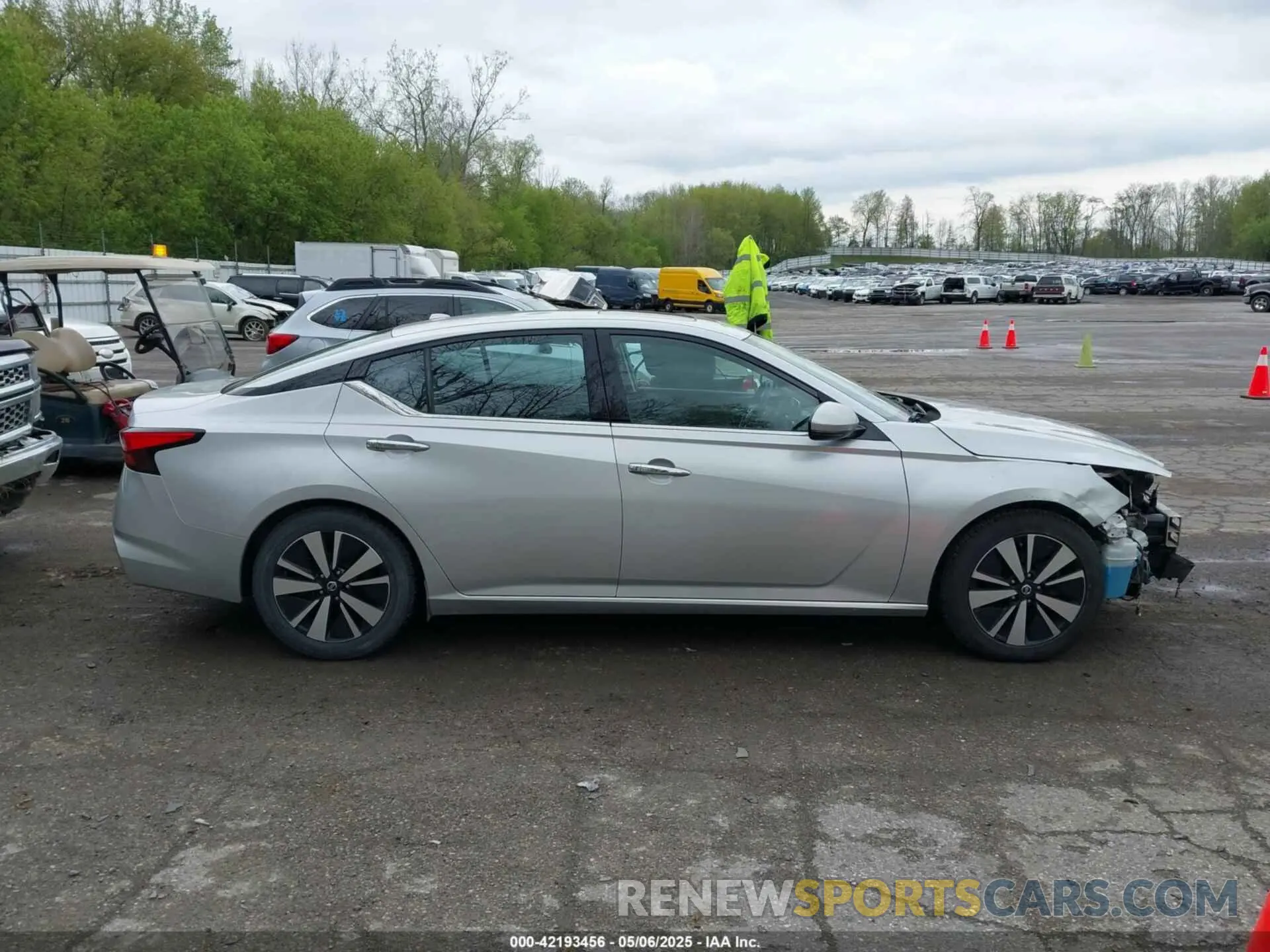 14 Photograph of a damaged car 1N4BL4EV1KC173268 NISSAN ALTIMA 2019