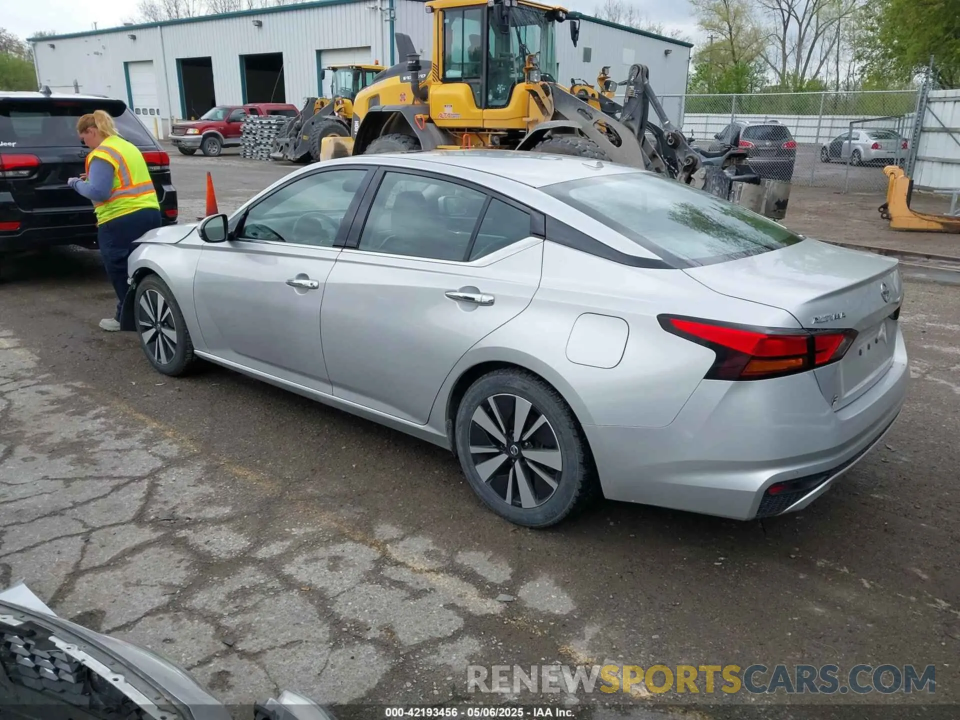 3 Photograph of a damaged car 1N4BL4EV1KC173268 NISSAN ALTIMA 2019