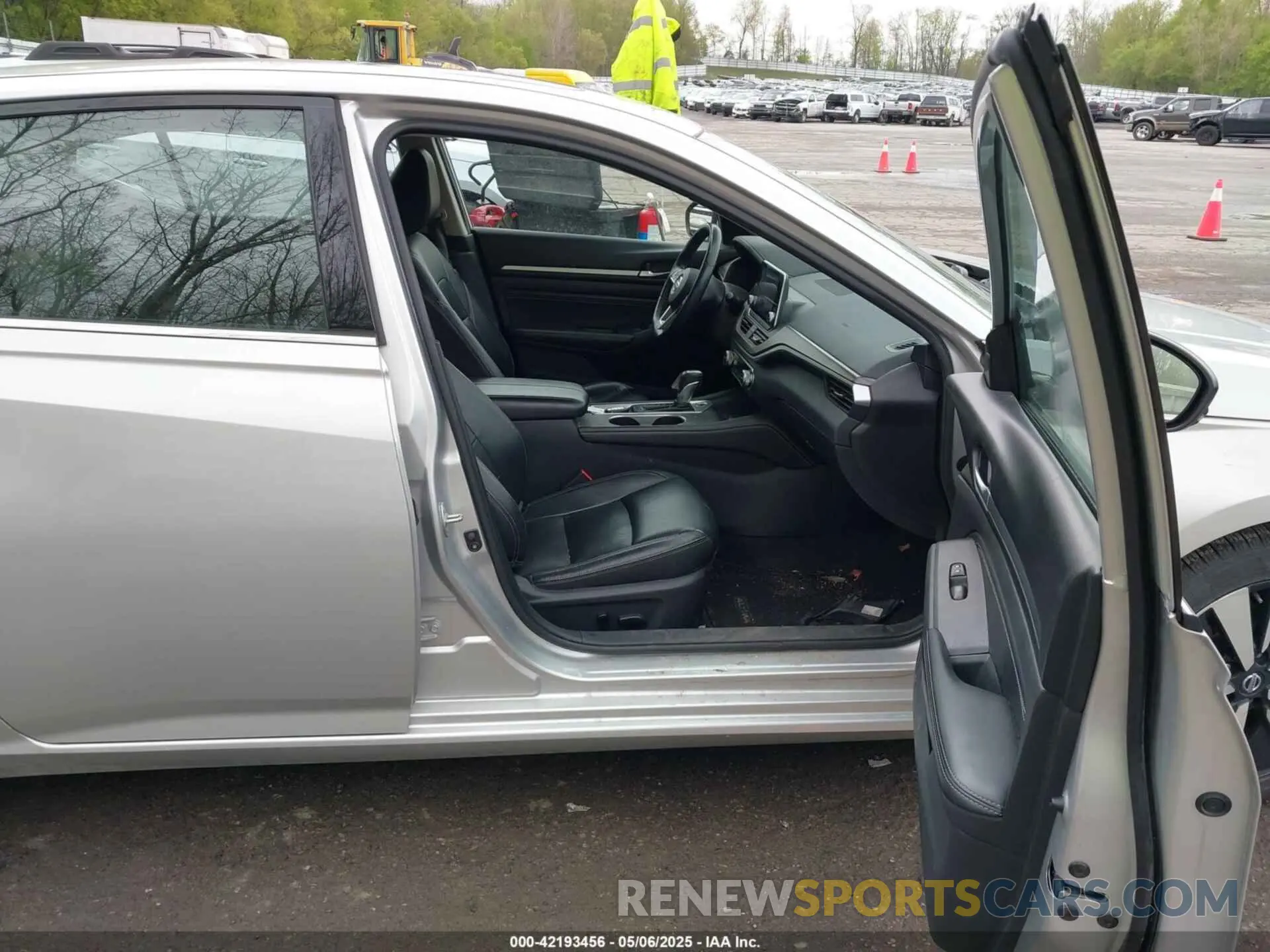 5 Photograph of a damaged car 1N4BL4EV1KC173268 NISSAN ALTIMA 2019