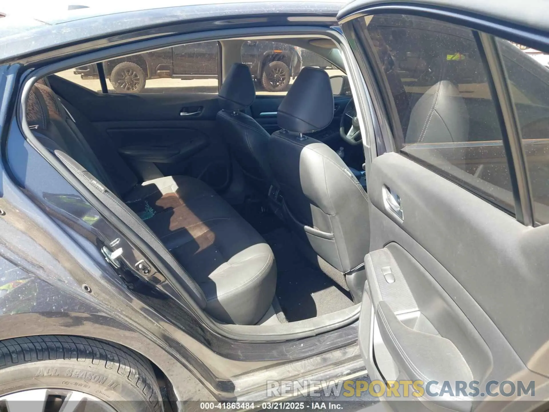 8 Photograph of a damaged car 1N4BL4EV1KC179605 NISSAN ALTIMA 2019