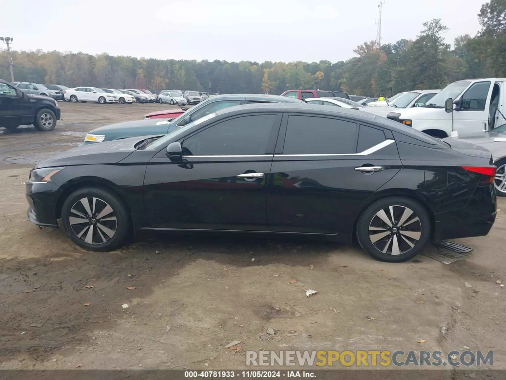 13 Photograph of a damaged car 1N4BL4EV1KC223750 NISSAN ALTIMA 2019