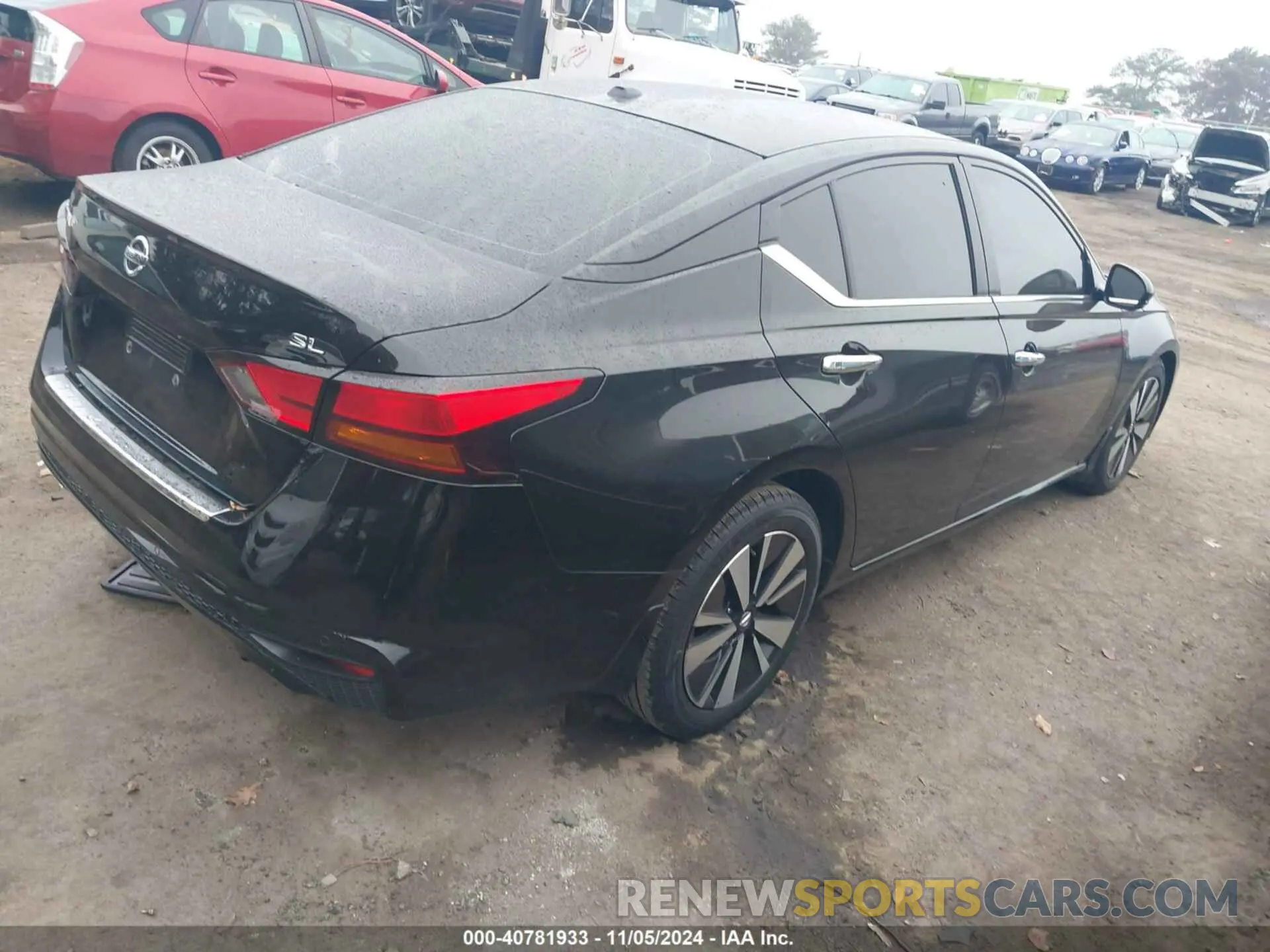 4 Photograph of a damaged car 1N4BL4EV1KC223750 NISSAN ALTIMA 2019