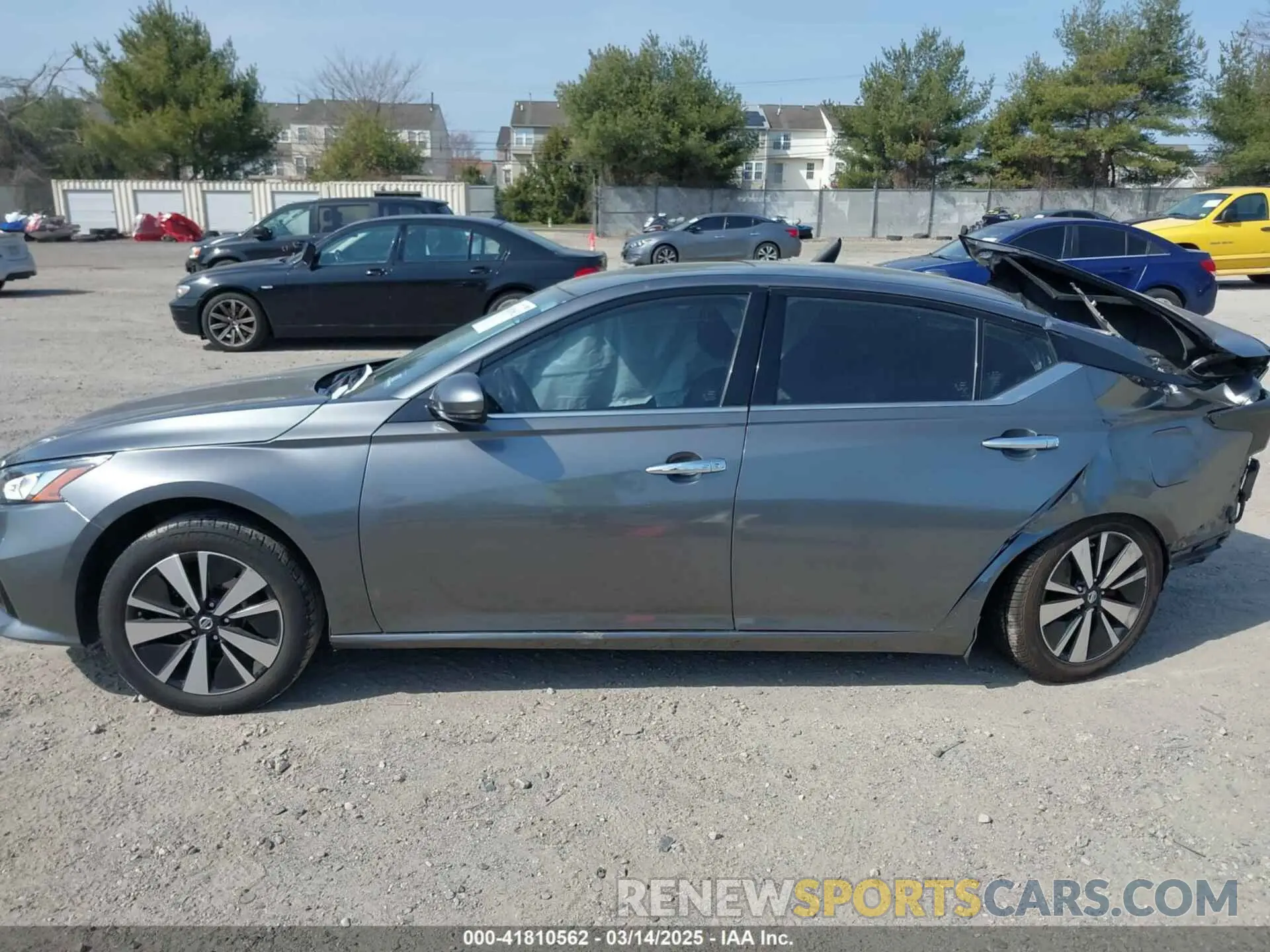 13 Photograph of a damaged car 1N4BL4EV1KC229547 NISSAN ALTIMA 2019