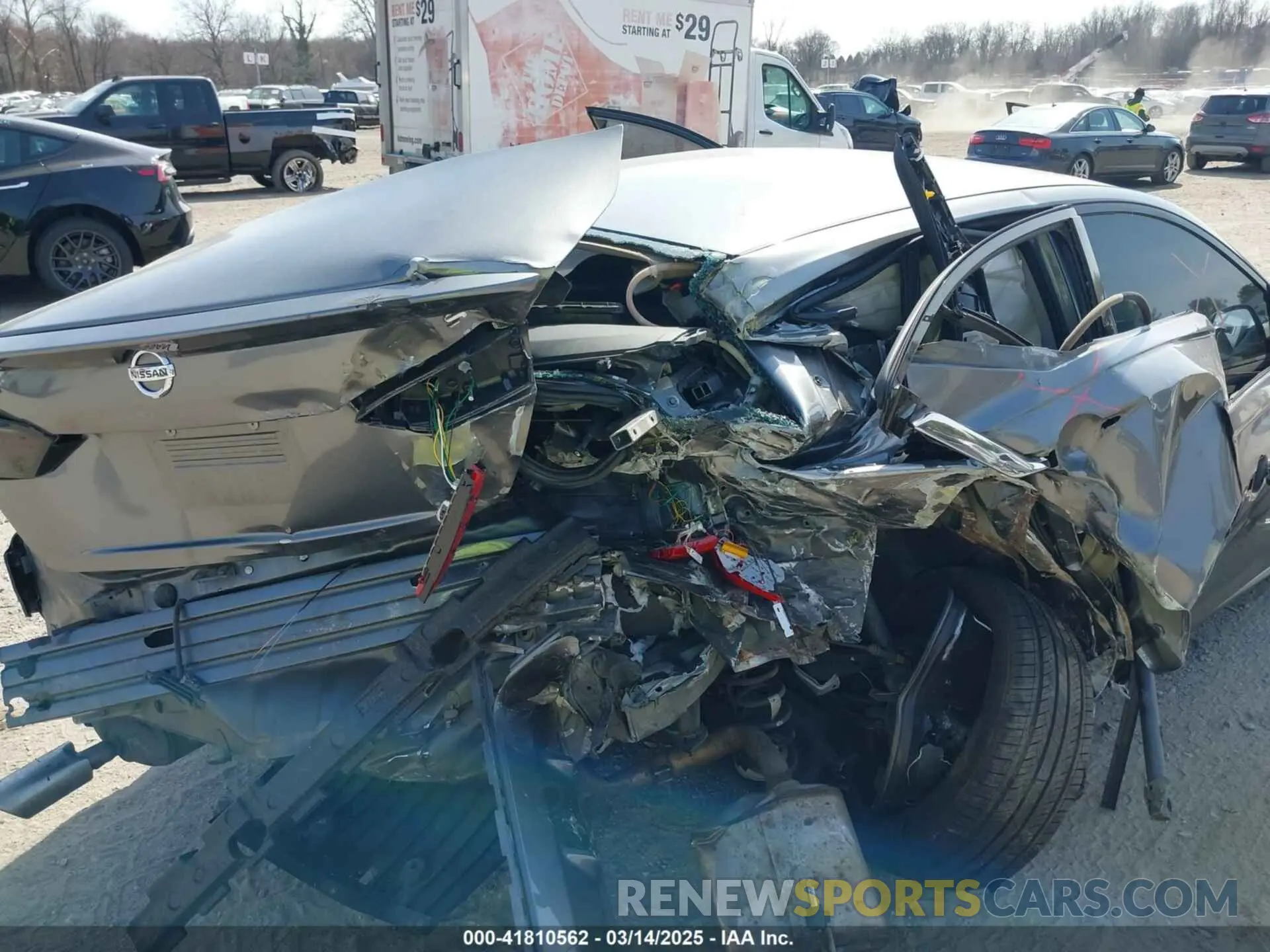 5 Photograph of a damaged car 1N4BL4EV1KC229547 NISSAN ALTIMA 2019