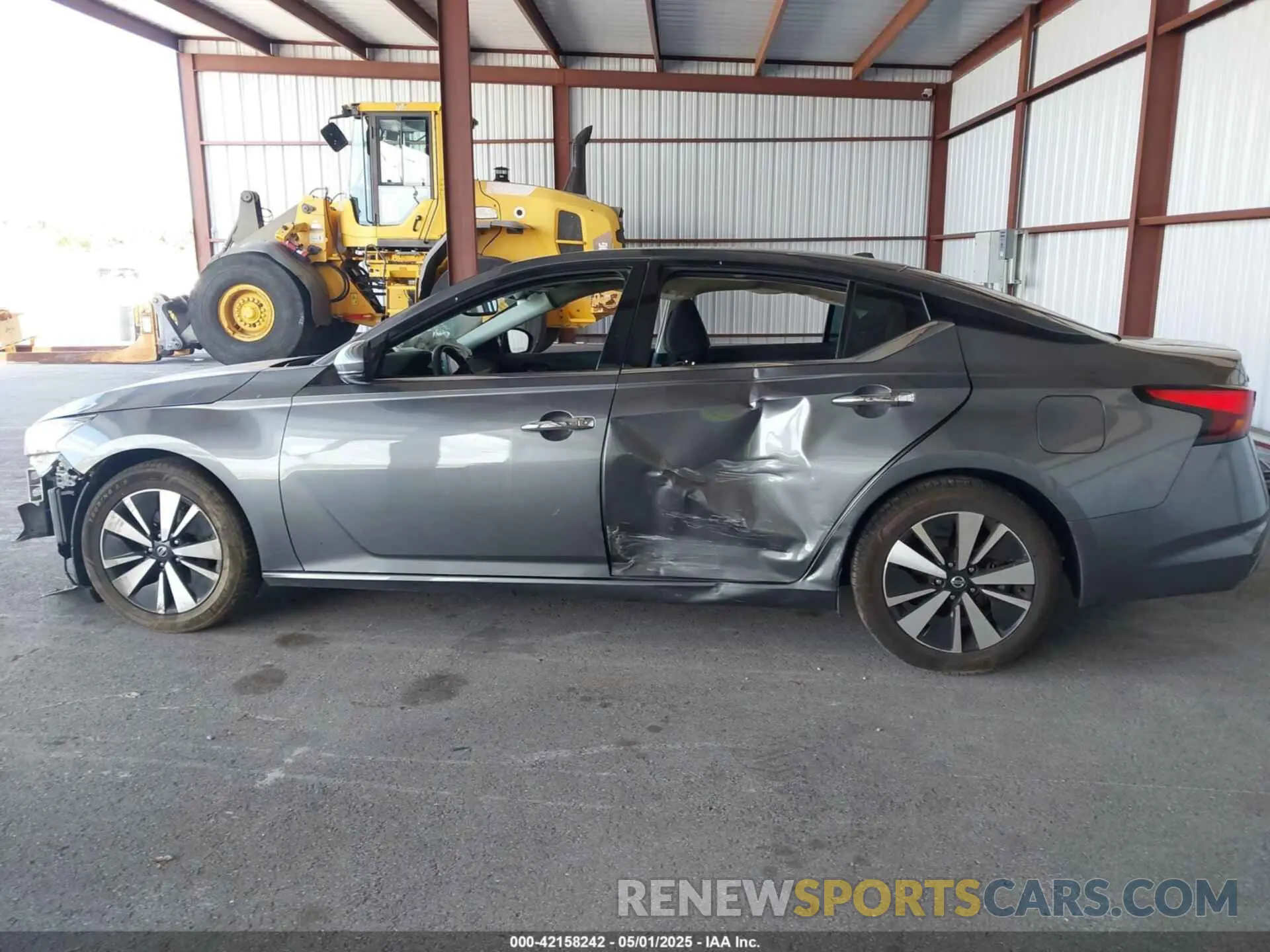15 Photograph of a damaged car 1N4BL4EV1KC231069 NISSAN ALTIMA 2019