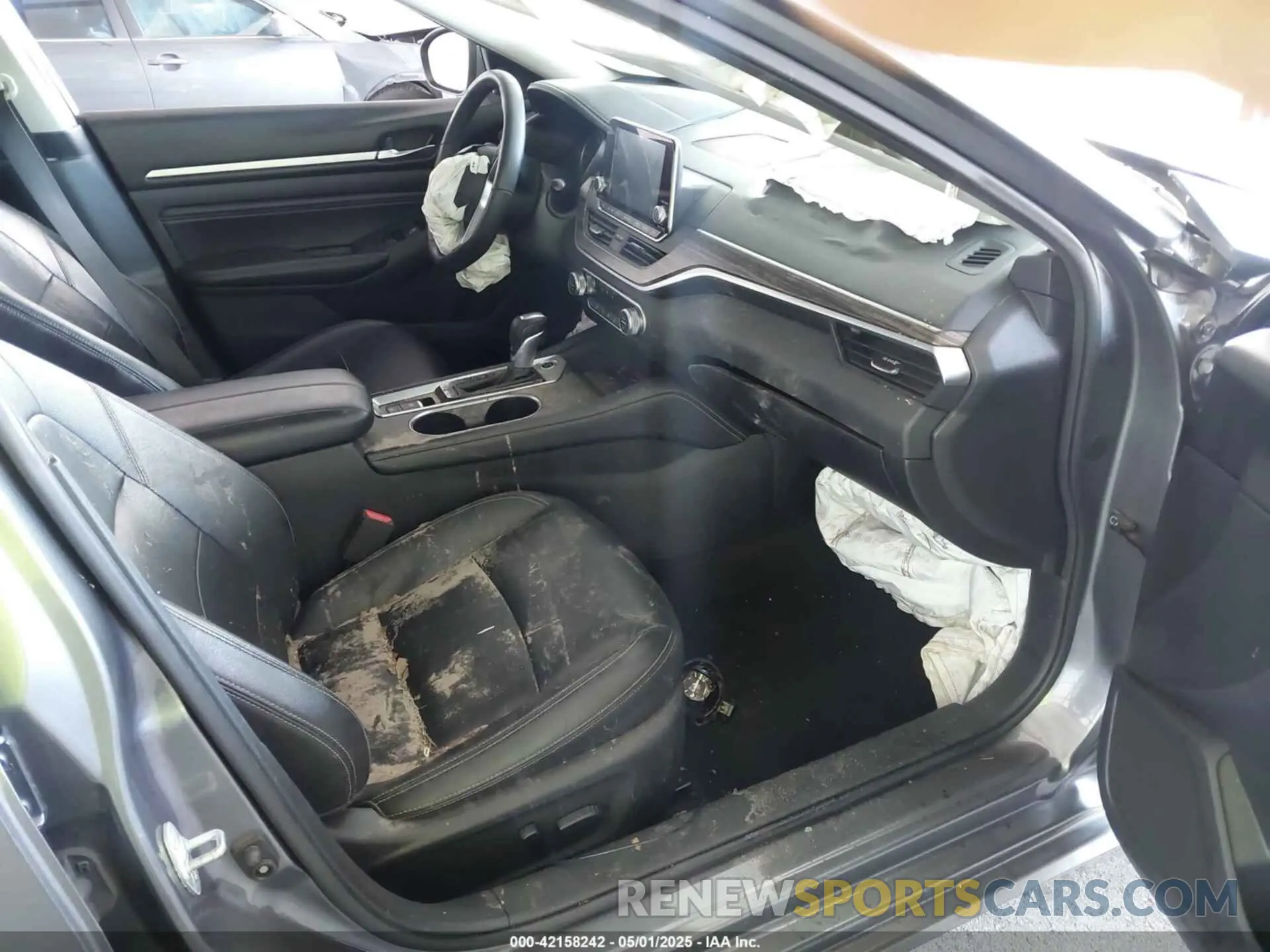 5 Photograph of a damaged car 1N4BL4EV1KC231069 NISSAN ALTIMA 2019