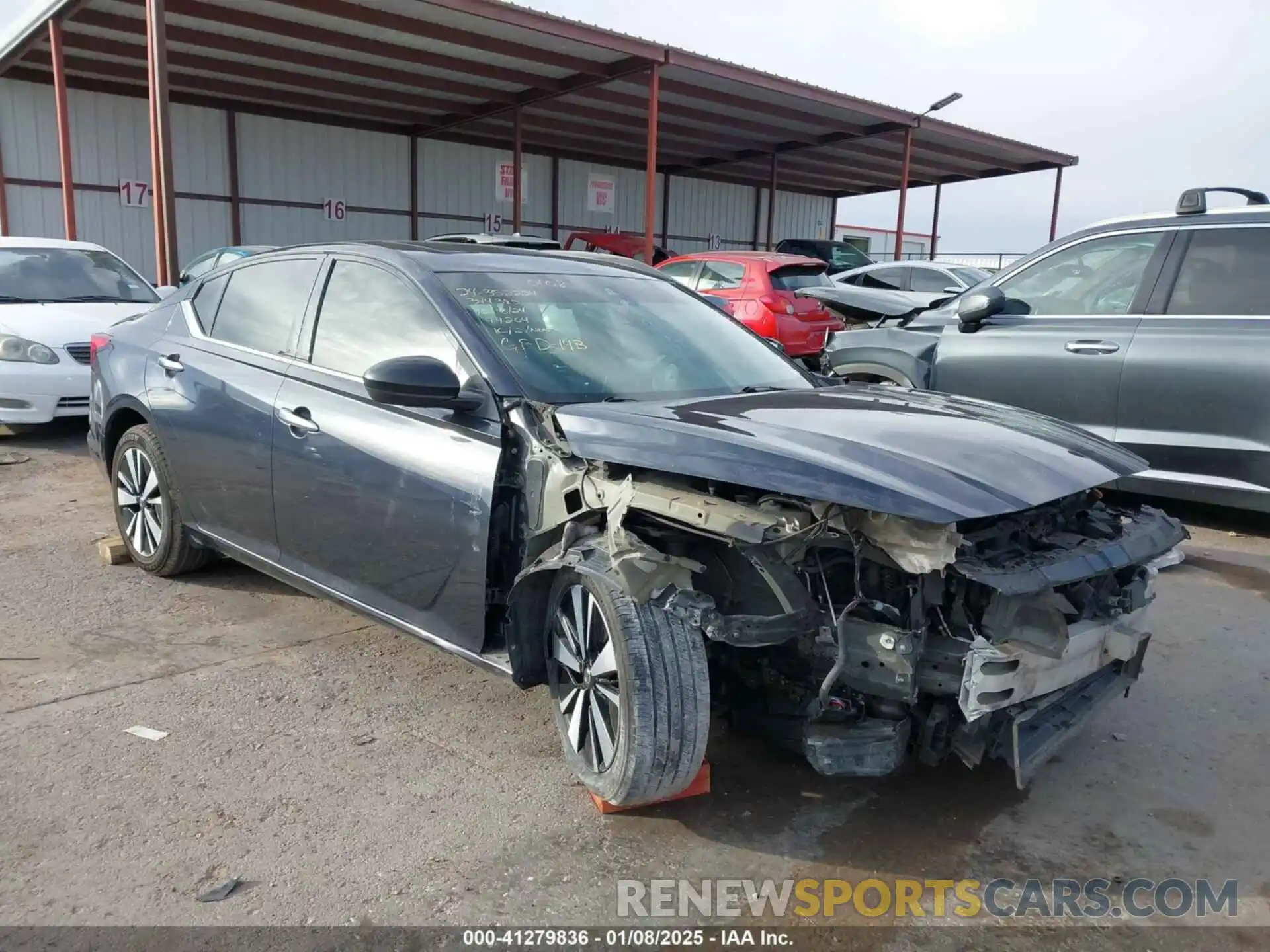 1 Photograph of a damaged car 1N4BL4EV1KC242203 NISSAN ALTIMA 2019