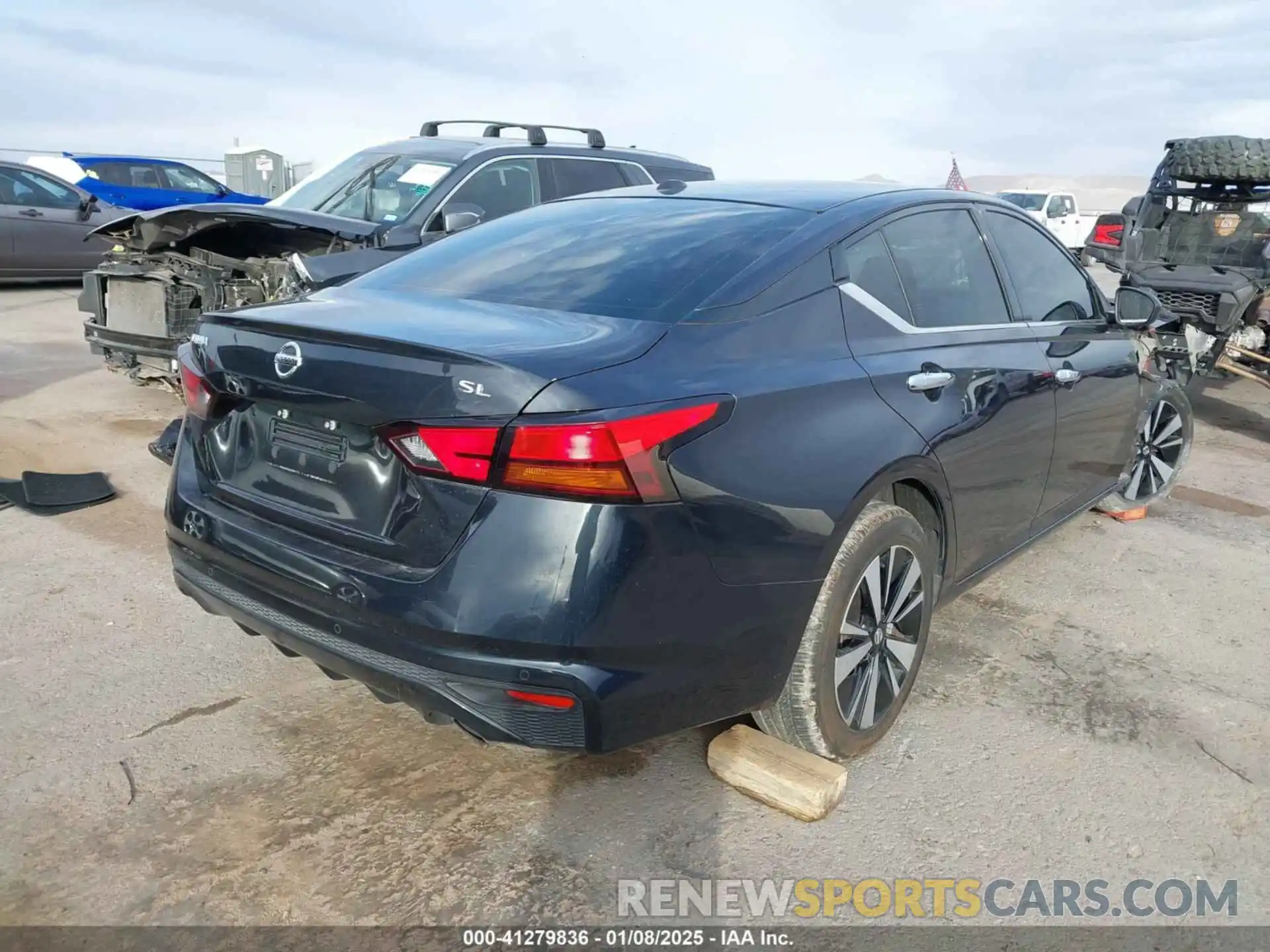 4 Photograph of a damaged car 1N4BL4EV1KC242203 NISSAN ALTIMA 2019