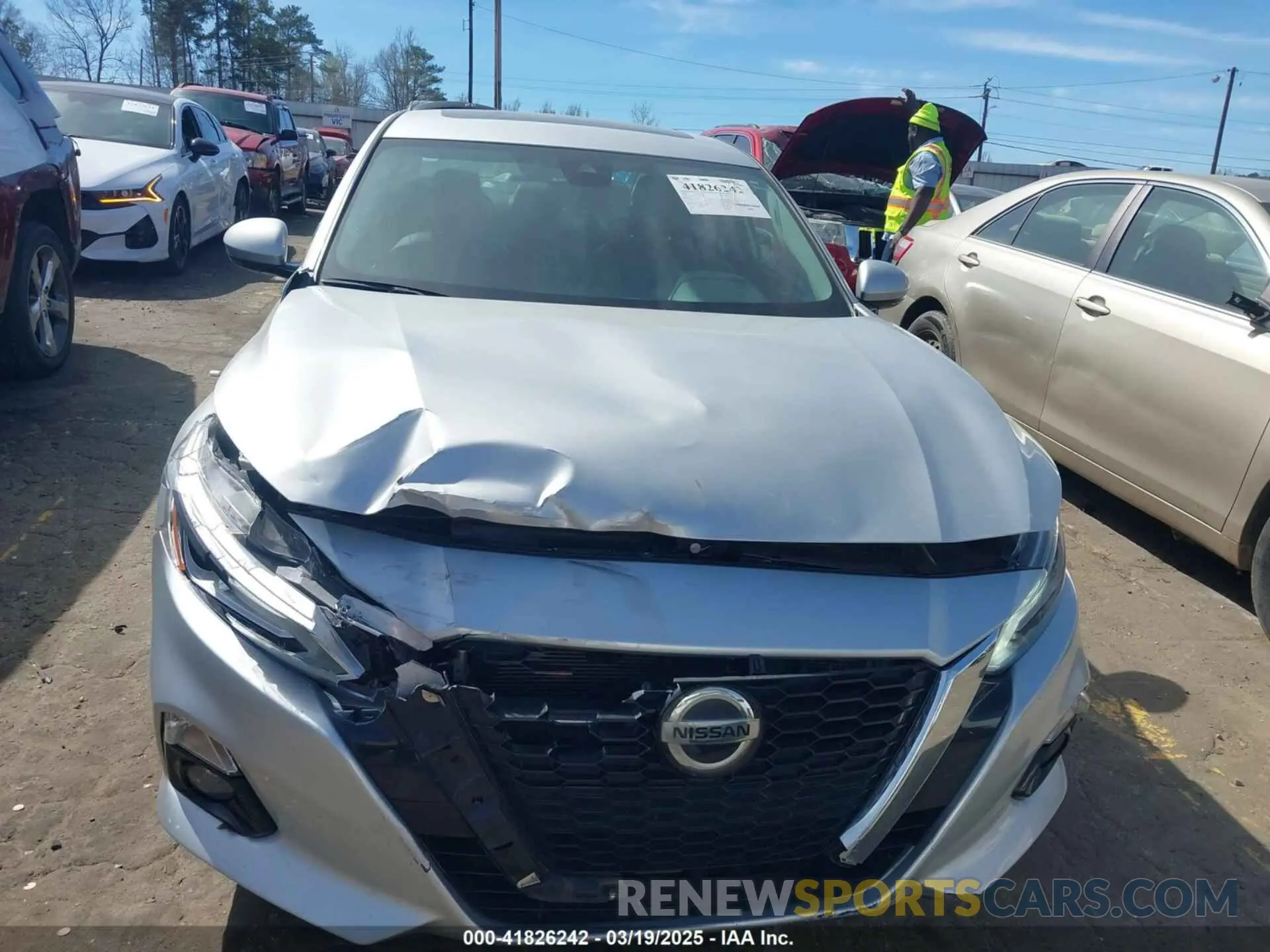12 Photograph of a damaged car 1N4BL4EV1KC248311 NISSAN ALTIMA 2019