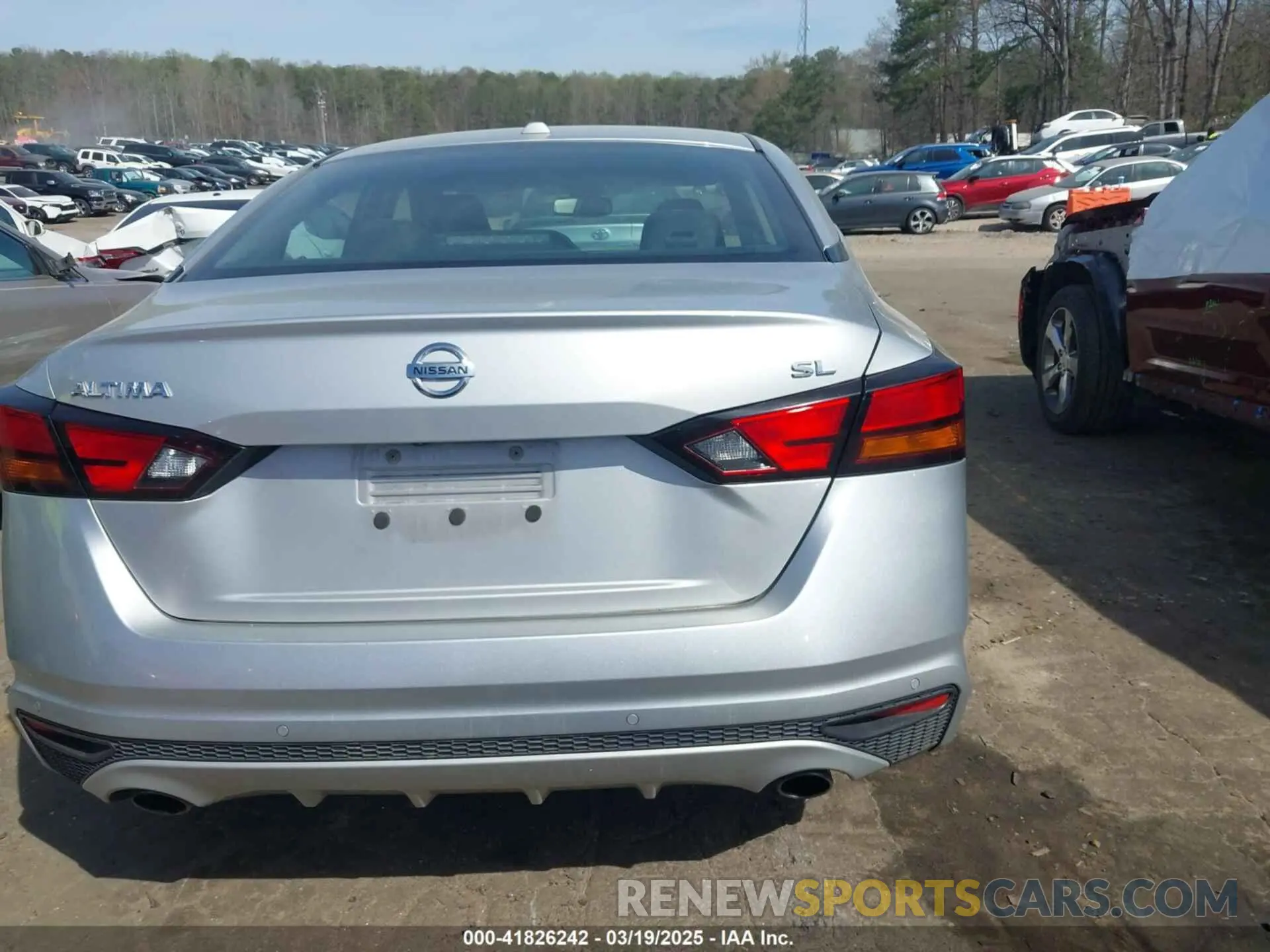 16 Photograph of a damaged car 1N4BL4EV1KC248311 NISSAN ALTIMA 2019