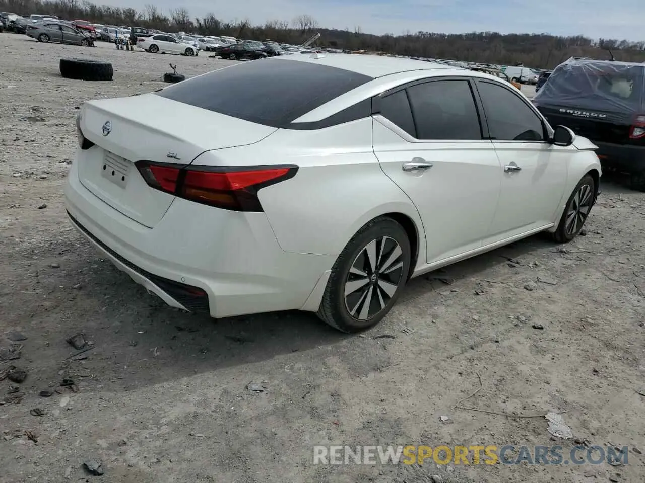 3 Photograph of a damaged car 1N4BL4EV2KC144409 NISSAN ALTIMA 2019