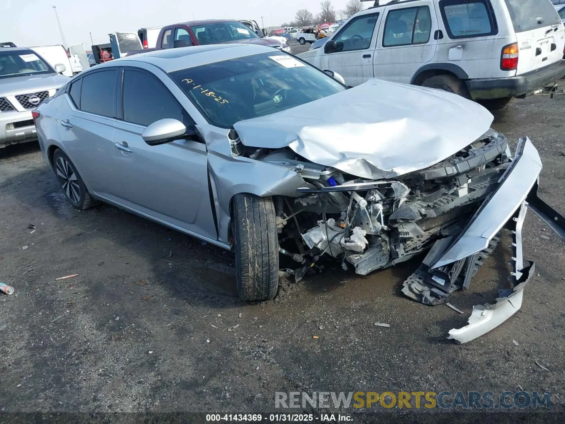 1 Photograph of a damaged car 1N4BL4EV2KC151649 NISSAN ALTIMA 2019