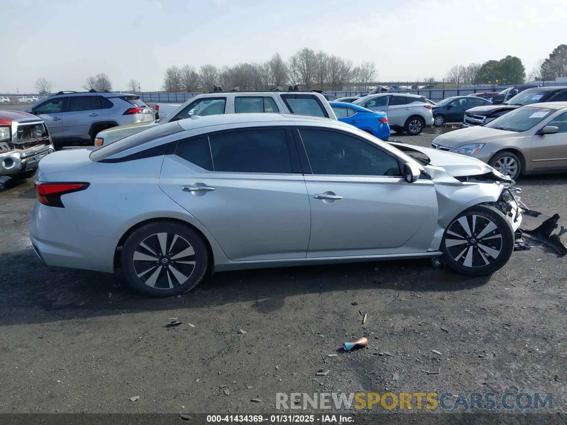14 Photograph of a damaged car 1N4BL4EV2KC151649 NISSAN ALTIMA 2019