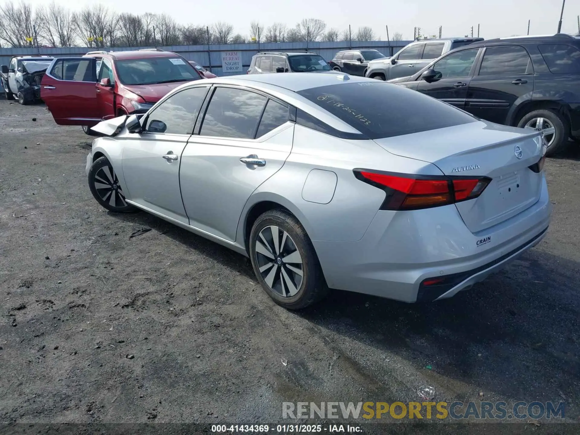 3 Photograph of a damaged car 1N4BL4EV2KC151649 NISSAN ALTIMA 2019