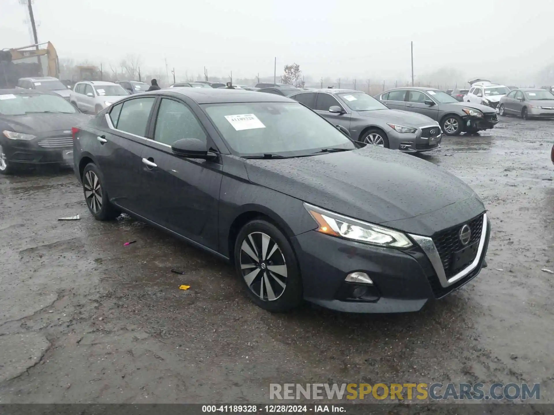 1 Photograph of a damaged car 1N4BL4EV2KC170086 NISSAN ALTIMA 2019