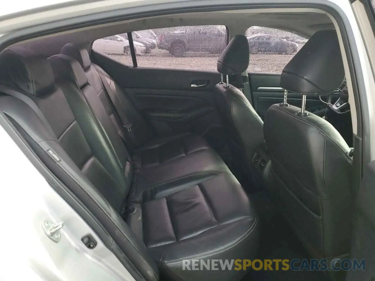 10 Photograph of a damaged car 1N4BL4EV2KC214054 NISSAN ALTIMA 2019