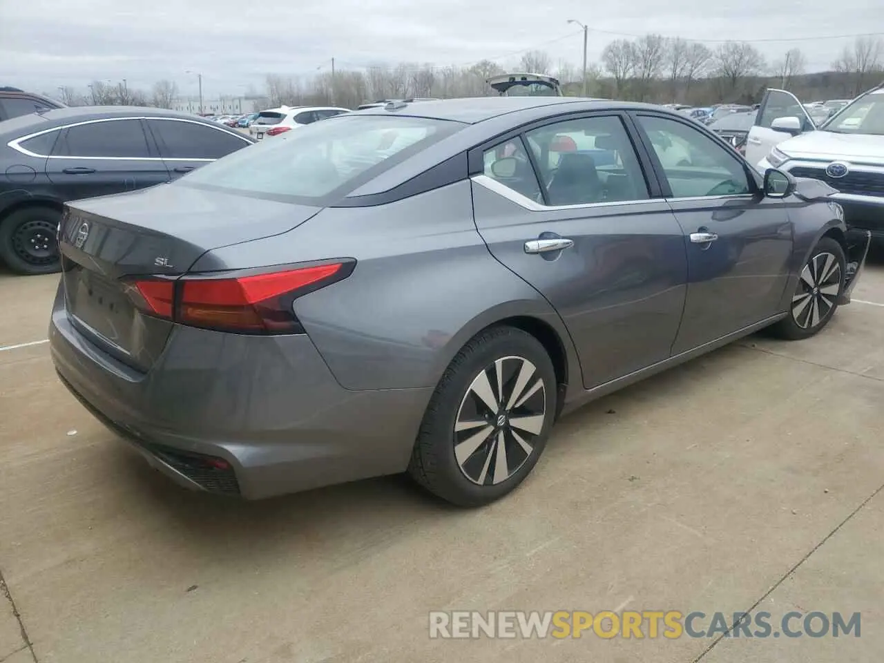 3 Photograph of a damaged car 1N4BL4EV2KC243327 NISSAN ALTIMA 2019