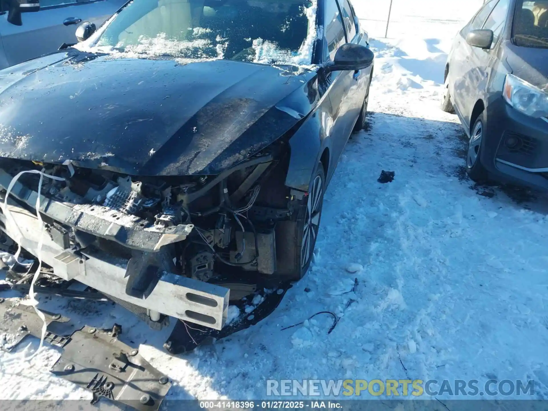 18 Photograph of a damaged car 1N4BL4EV2KC255705 NISSAN ALTIMA 2019