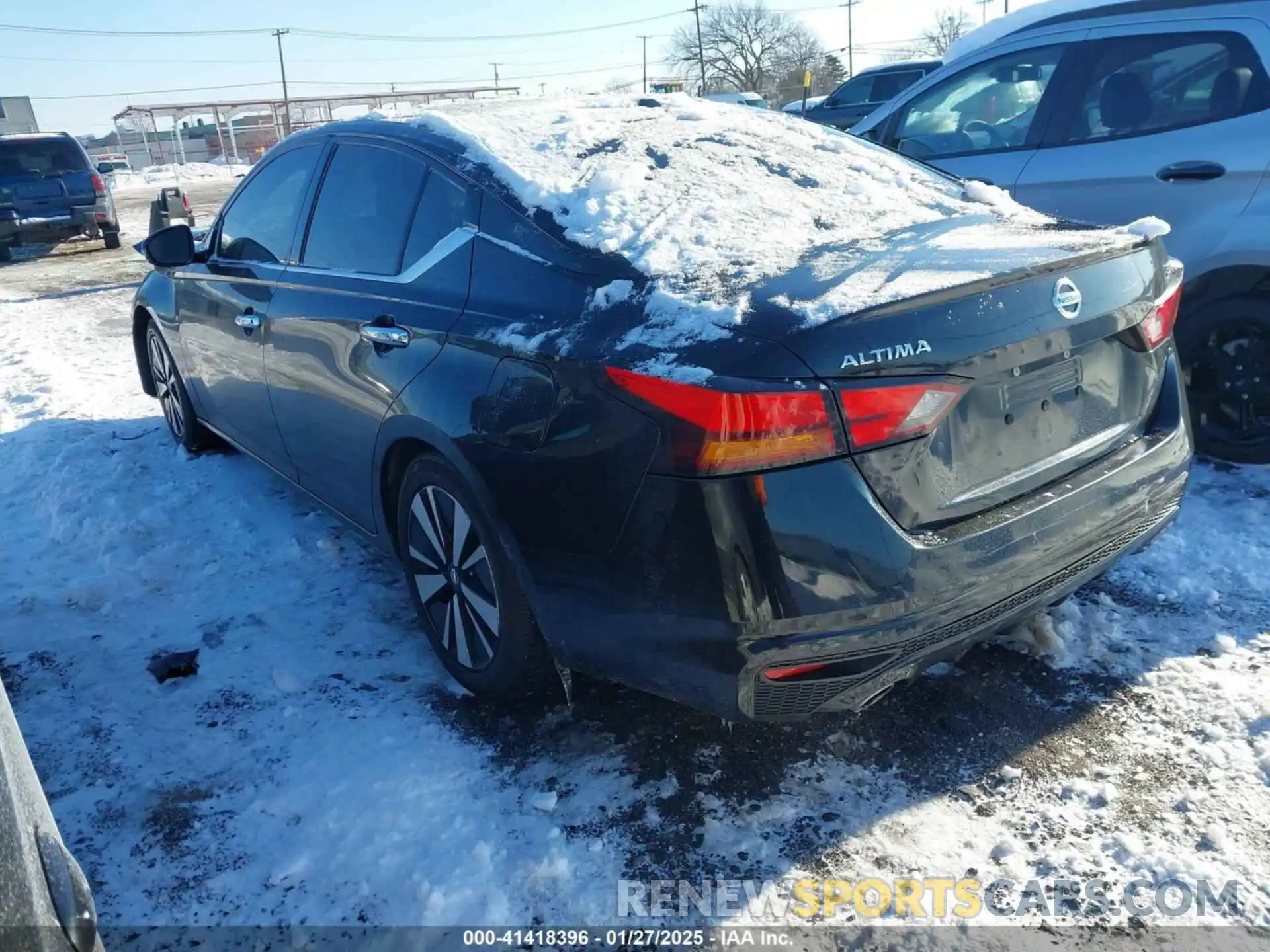 3 Photograph of a damaged car 1N4BL4EV2KC255705 NISSAN ALTIMA 2019