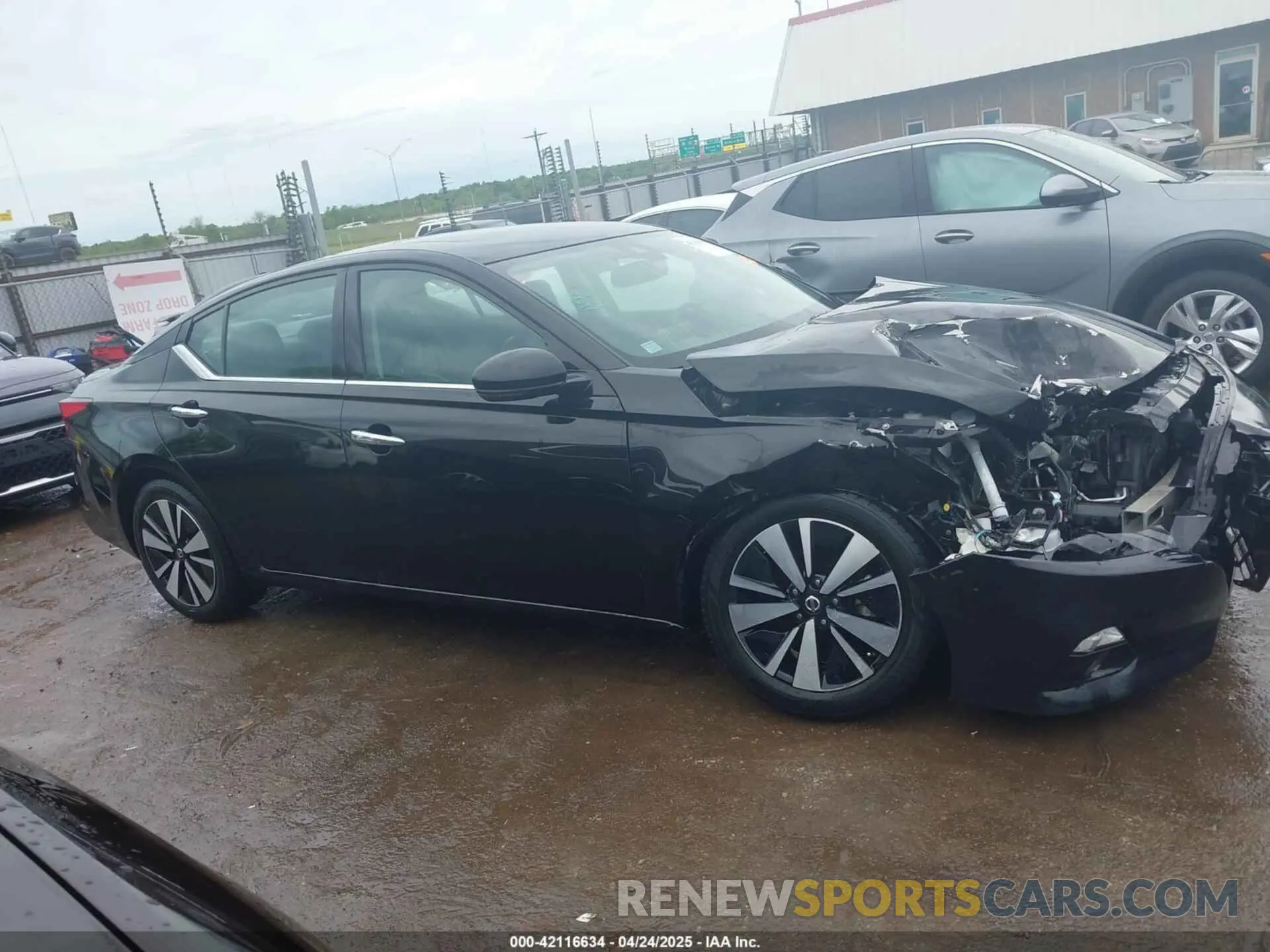 14 Photograph of a damaged car 1N4BL4EV3KC148131 NISSAN ALTIMA 2019