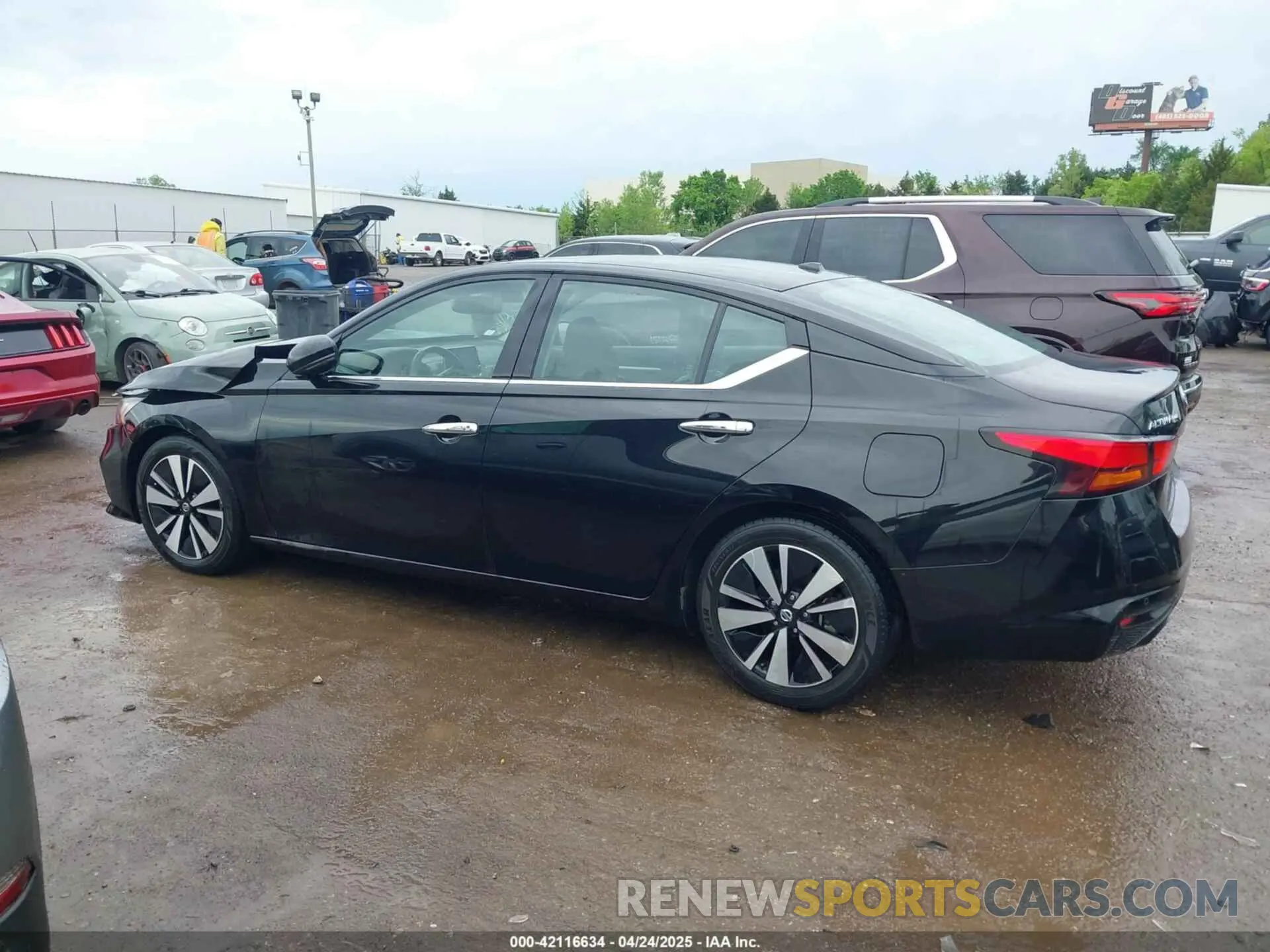 15 Photograph of a damaged car 1N4BL4EV3KC148131 NISSAN ALTIMA 2019