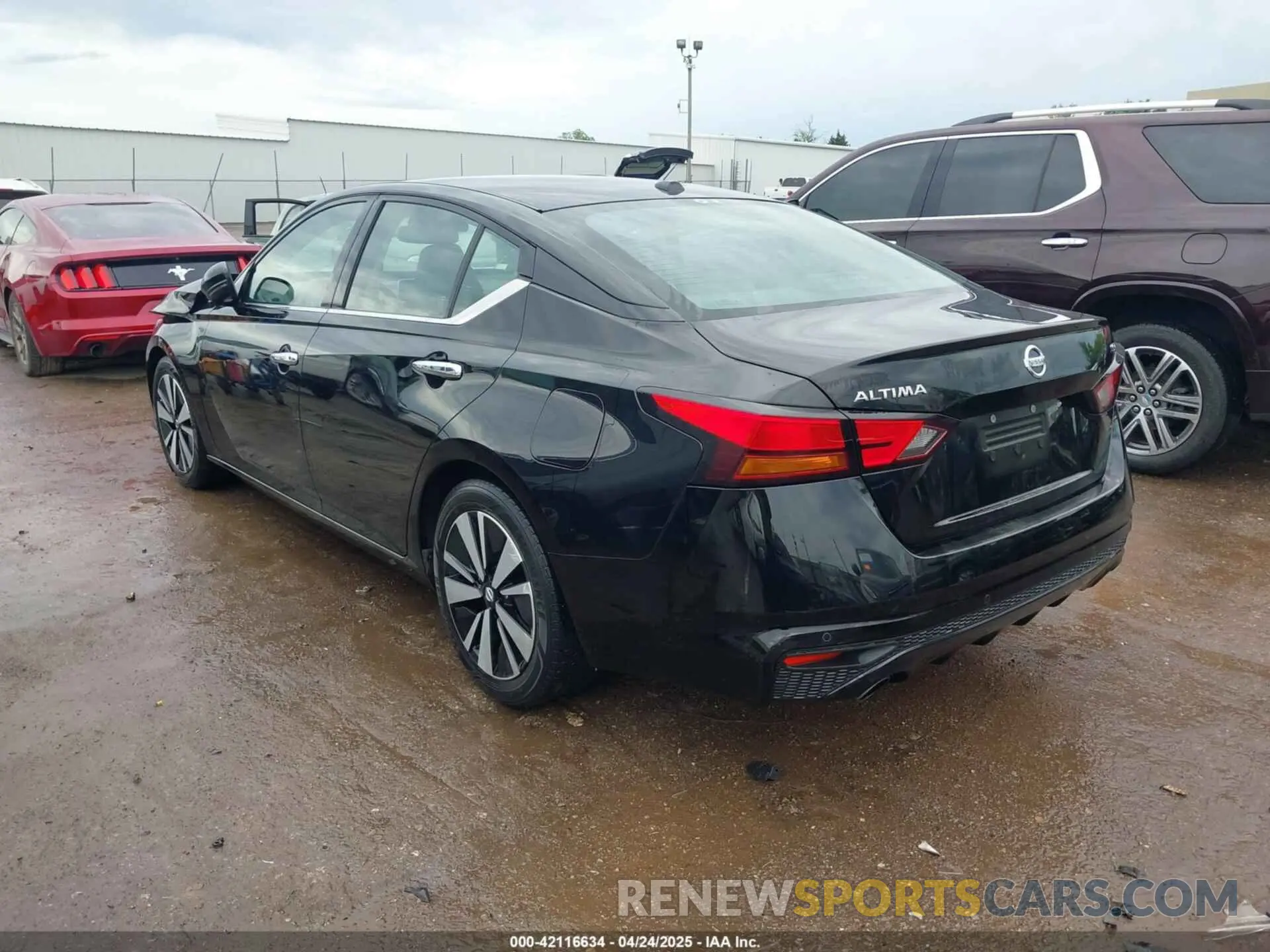 3 Photograph of a damaged car 1N4BL4EV3KC148131 NISSAN ALTIMA 2019