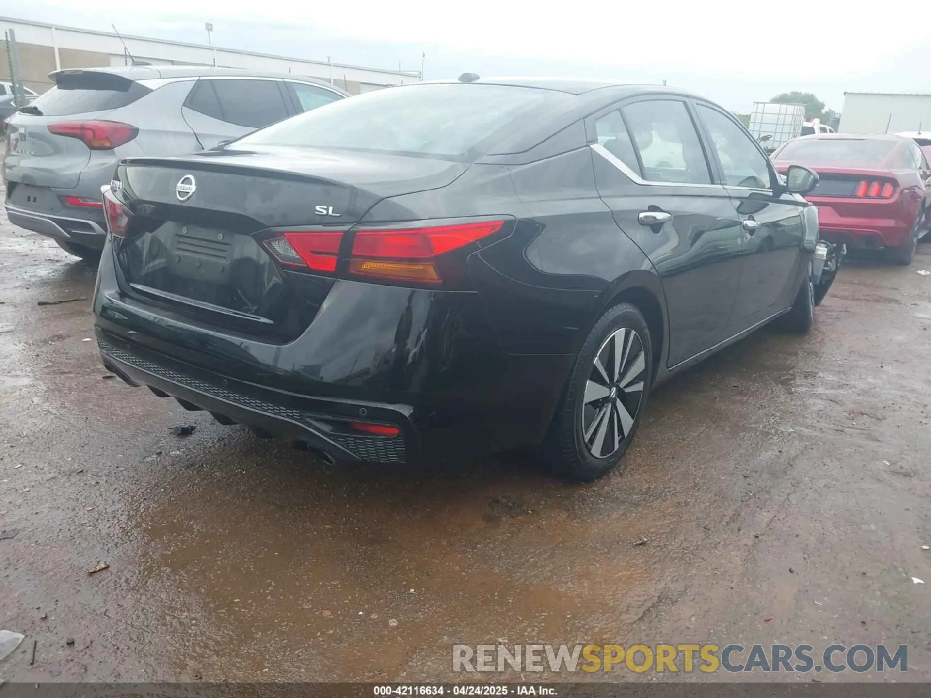 4 Photograph of a damaged car 1N4BL4EV3KC148131 NISSAN ALTIMA 2019