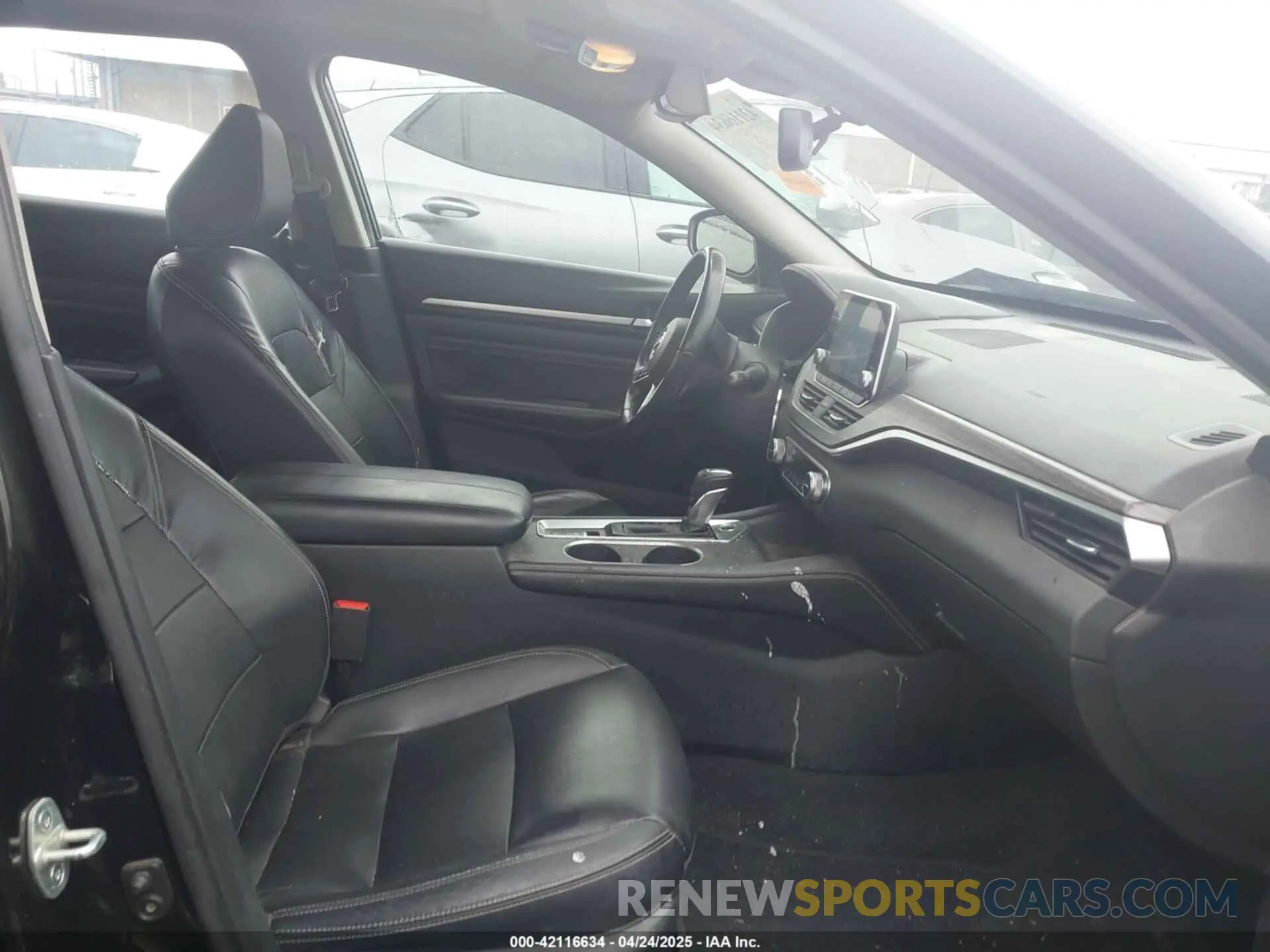 5 Photograph of a damaged car 1N4BL4EV3KC148131 NISSAN ALTIMA 2019