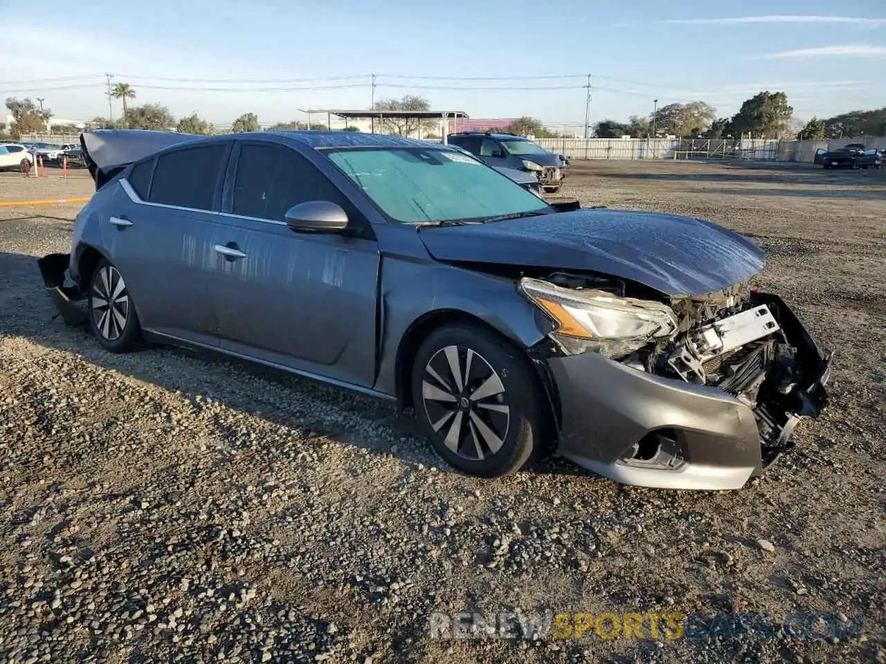 4 Photograph of a damaged car 1N4BL4EV3KC175538 NISSAN ALTIMA 2019