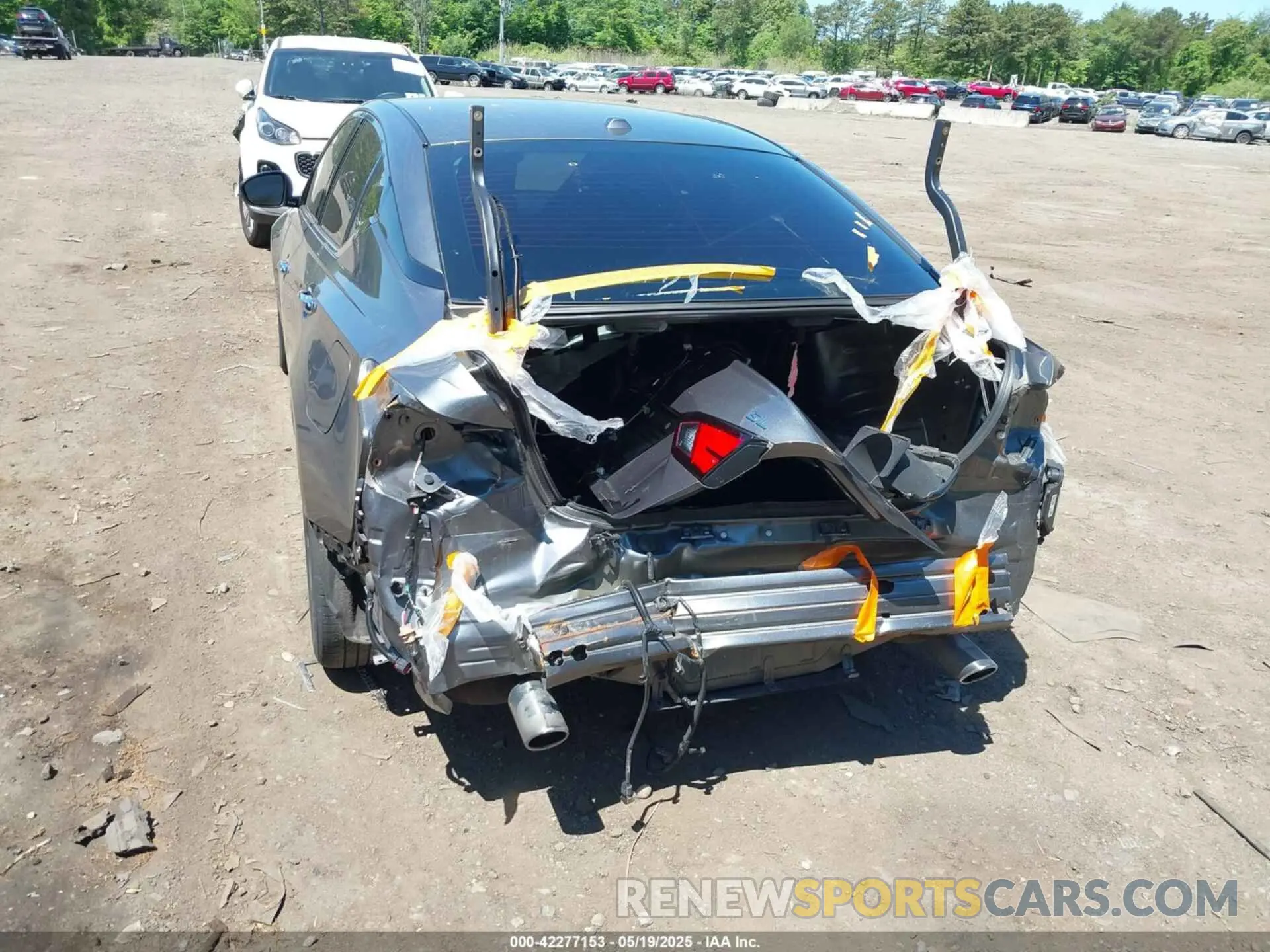 6 Photograph of a damaged car 1N4BL4EV3KC188239 NISSAN ALTIMA 2019