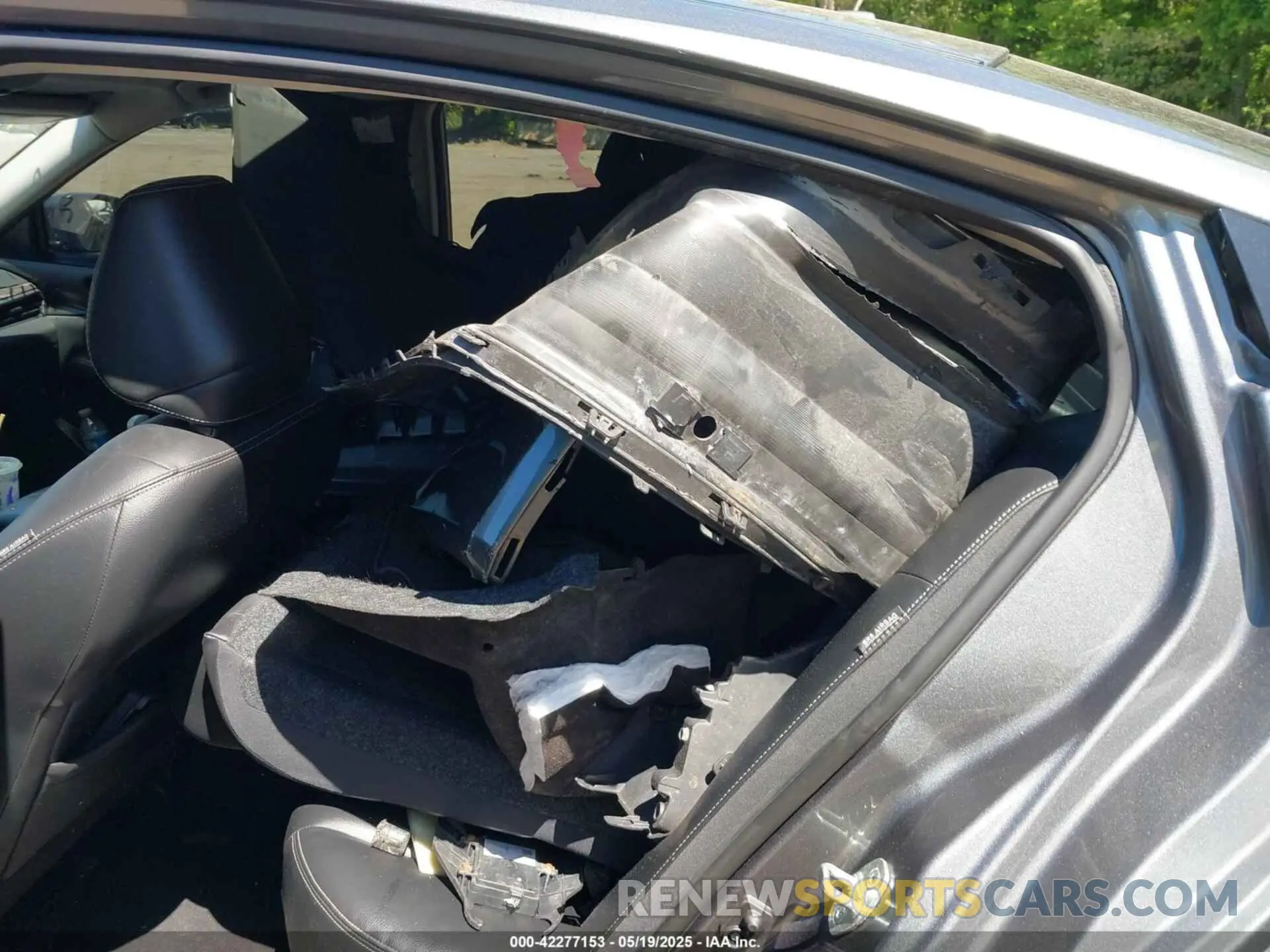 8 Photograph of a damaged car 1N4BL4EV3KC188239 NISSAN ALTIMA 2019