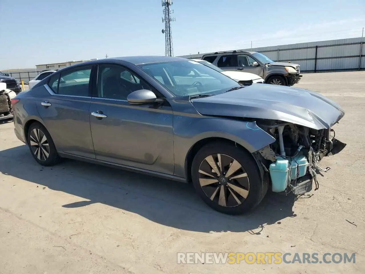 4 Photograph of a damaged car 1N4BL4EV3KC189083 NISSAN ALTIMA 2019
