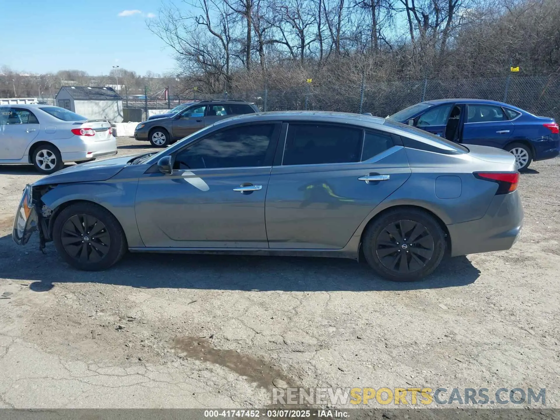 15 Photograph of a damaged car 1N4BL4EV3KC198950 NISSAN ALTIMA 2019