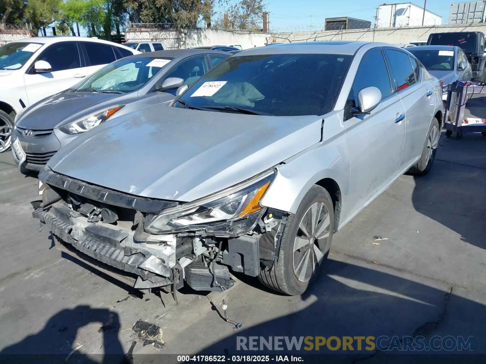2 Photograph of a damaged car 1N4BL4EV3KC230490 NISSAN ALTIMA 2019