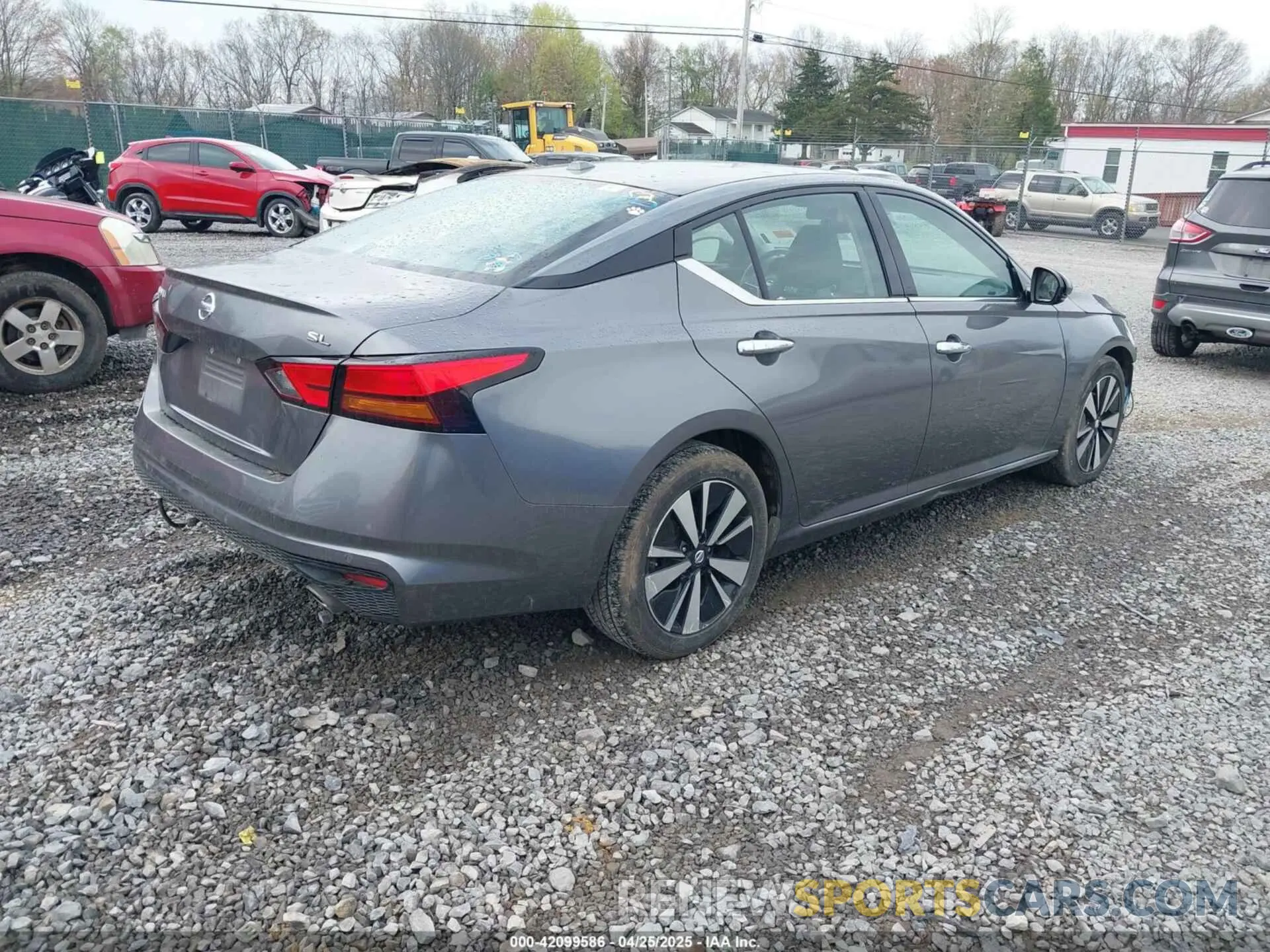4 Photograph of a damaged car 1N4BL4EV3KC245295 NISSAN ALTIMA 2019