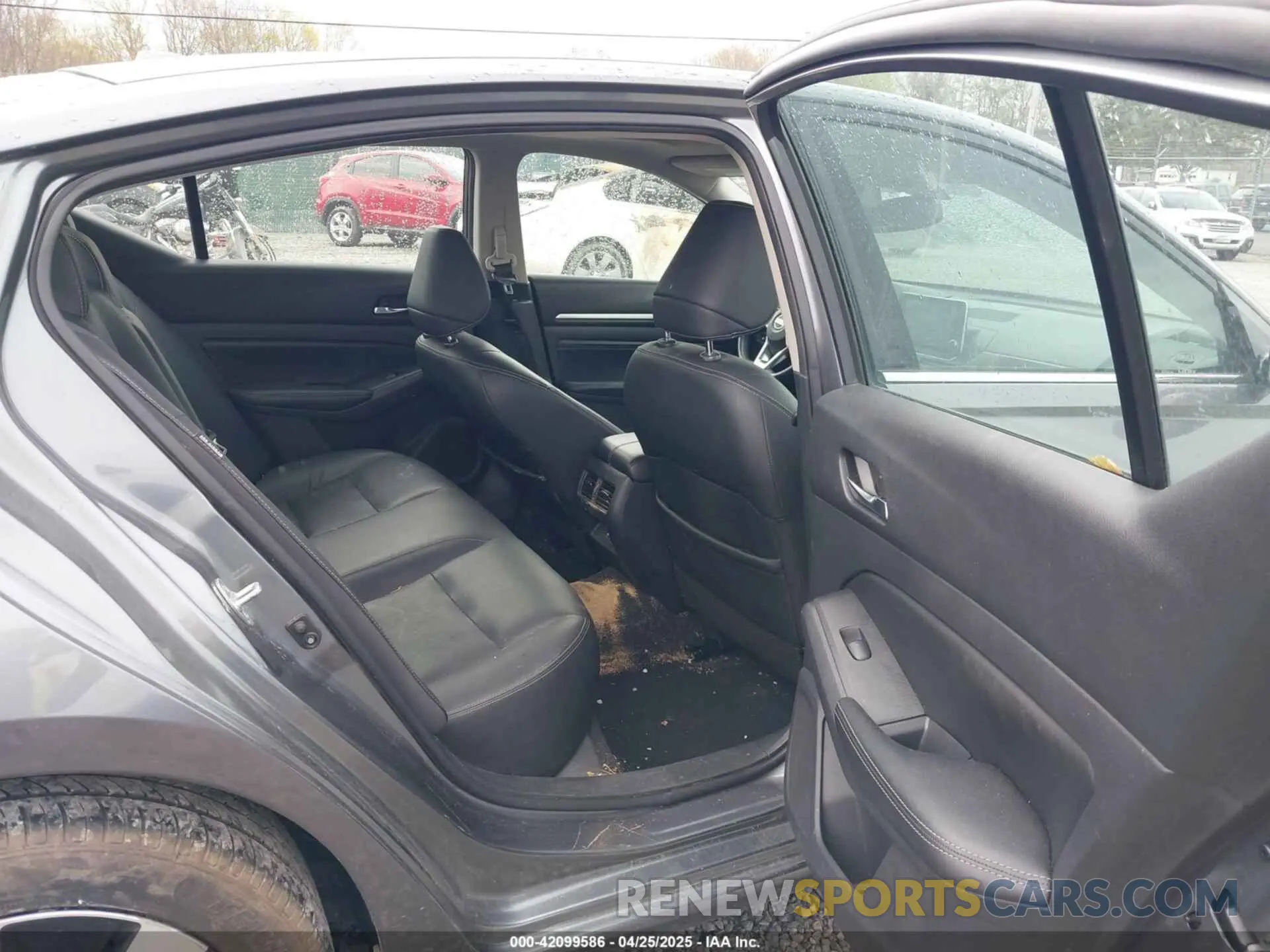 8 Photograph of a damaged car 1N4BL4EV3KC245295 NISSAN ALTIMA 2019