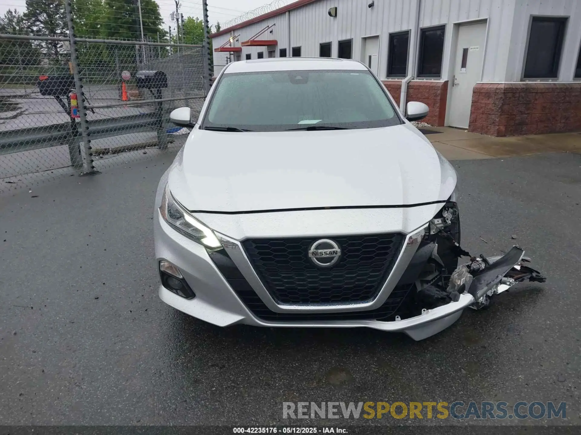 12 Photograph of a damaged car 1N4BL4EV3KC246575 NISSAN ALTIMA 2019